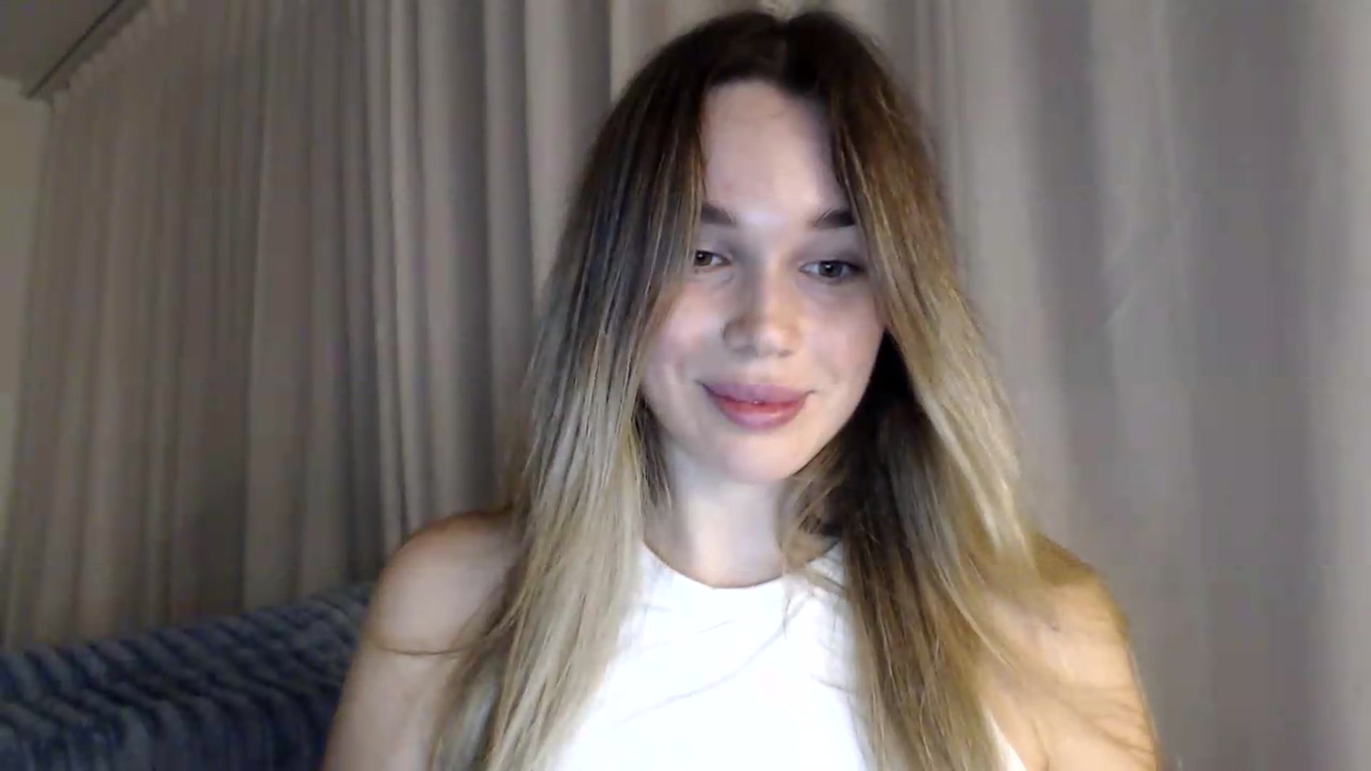 Gallery image thumbnail from Ooh_Cassie's myfreecams stream on, 09/14/2026, 20:01 image 17 of 20