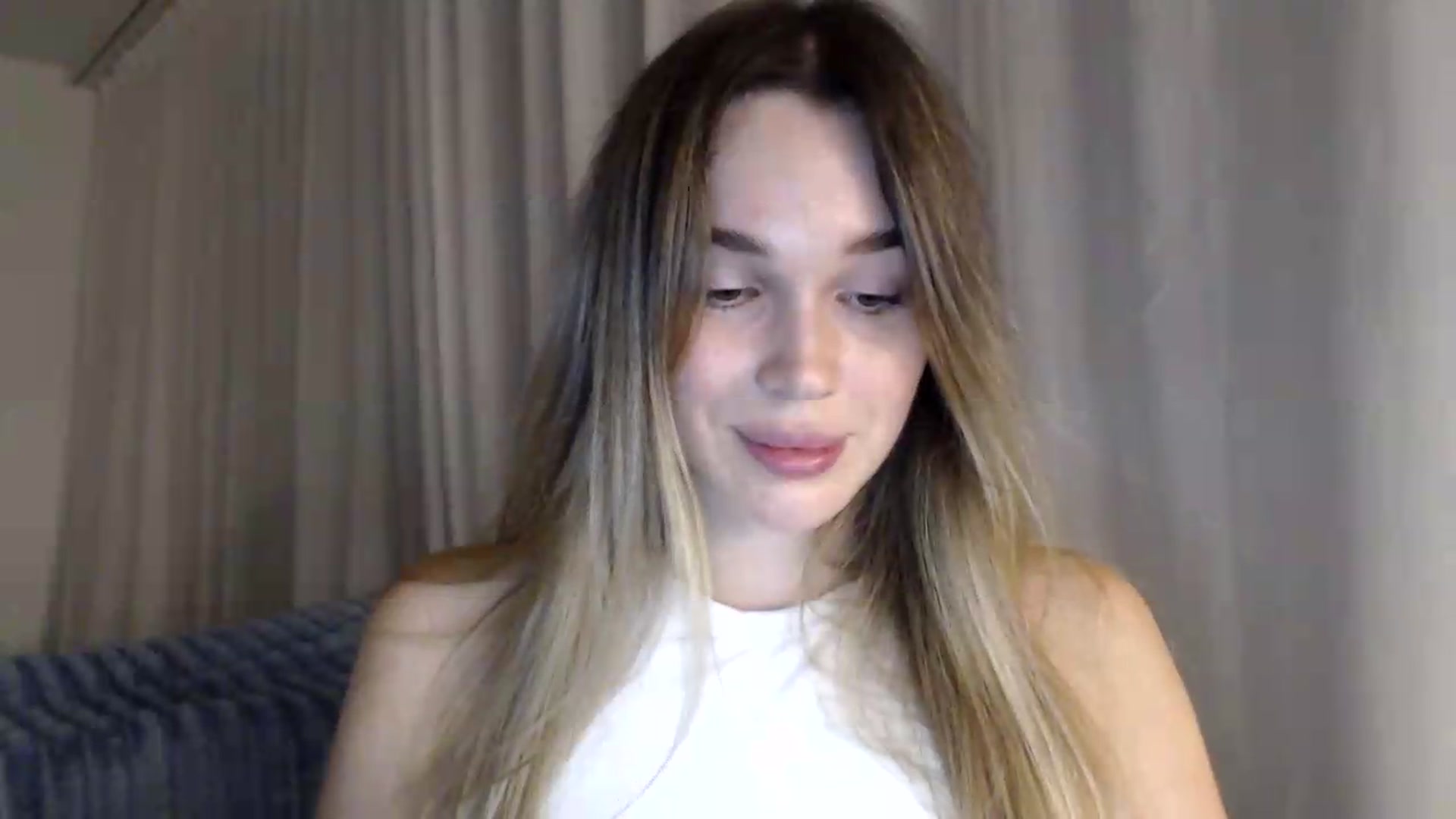 Gallery image thumbnail from Ooh_Cassie's myfreecams stream on, 09/14/2026, 20:01 image 13 of 20
