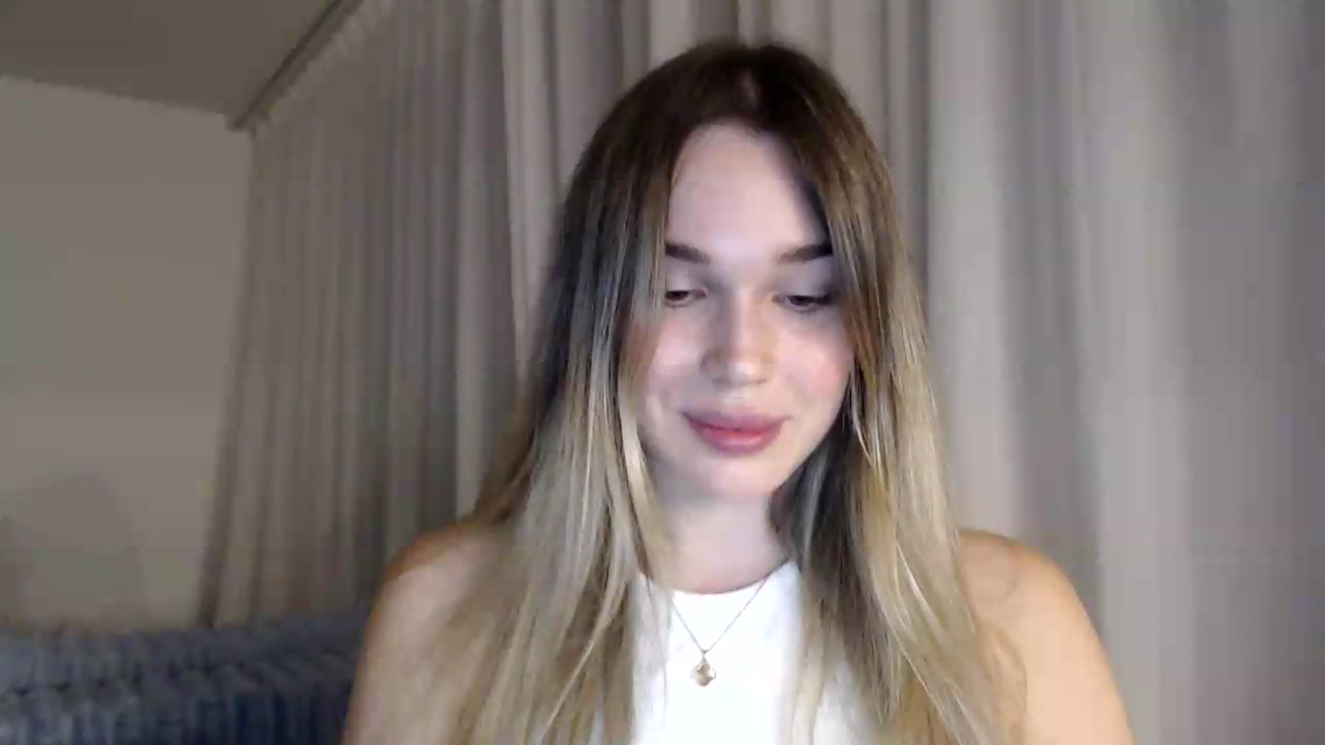 Gallery image thumbnail from Ooh_Cassie's myfreecams stream on, 09/19/2026, 18:41 image 6 of 20