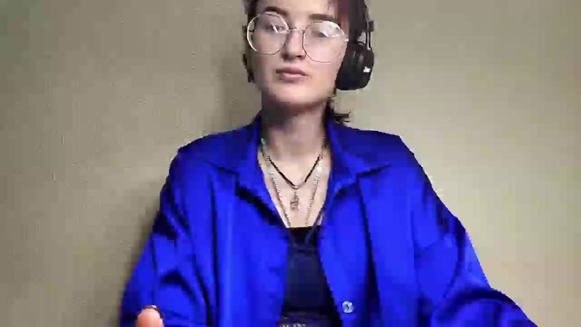 Gallery image thumbnail from Ooomg_Kira's myfreecams stream on, 09/06/2025, 13:43 image 1 of 20
