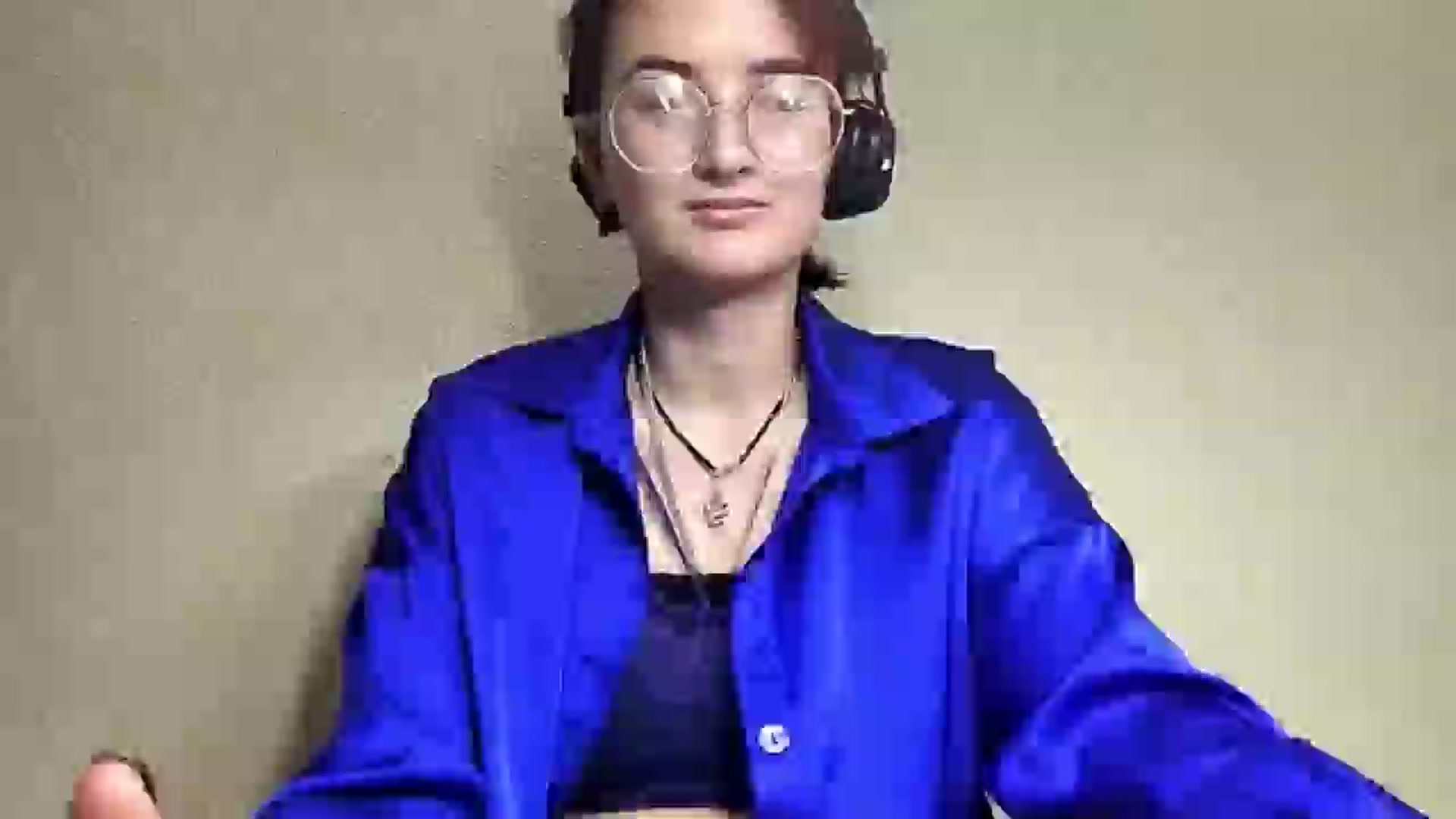 Gallery image thumbnail from Ooomg_Kira's myfreecams stream on, 09/06/2025, 15:26 image 1 of 20