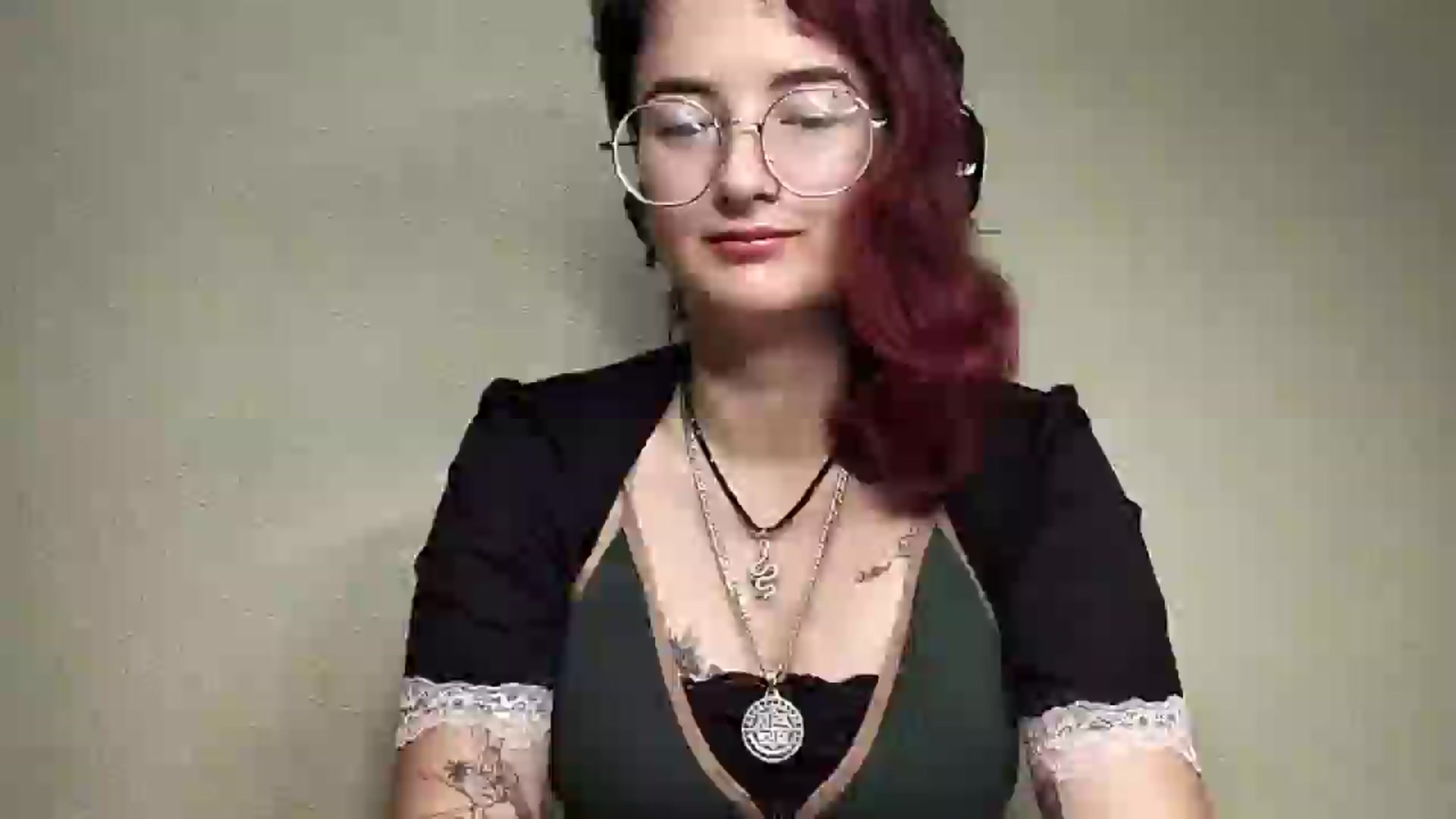 Gallery image thumbnail from Ooomg_Kira's myfreecams stream on, 09/09/2025, 10:21 image 1 of 20