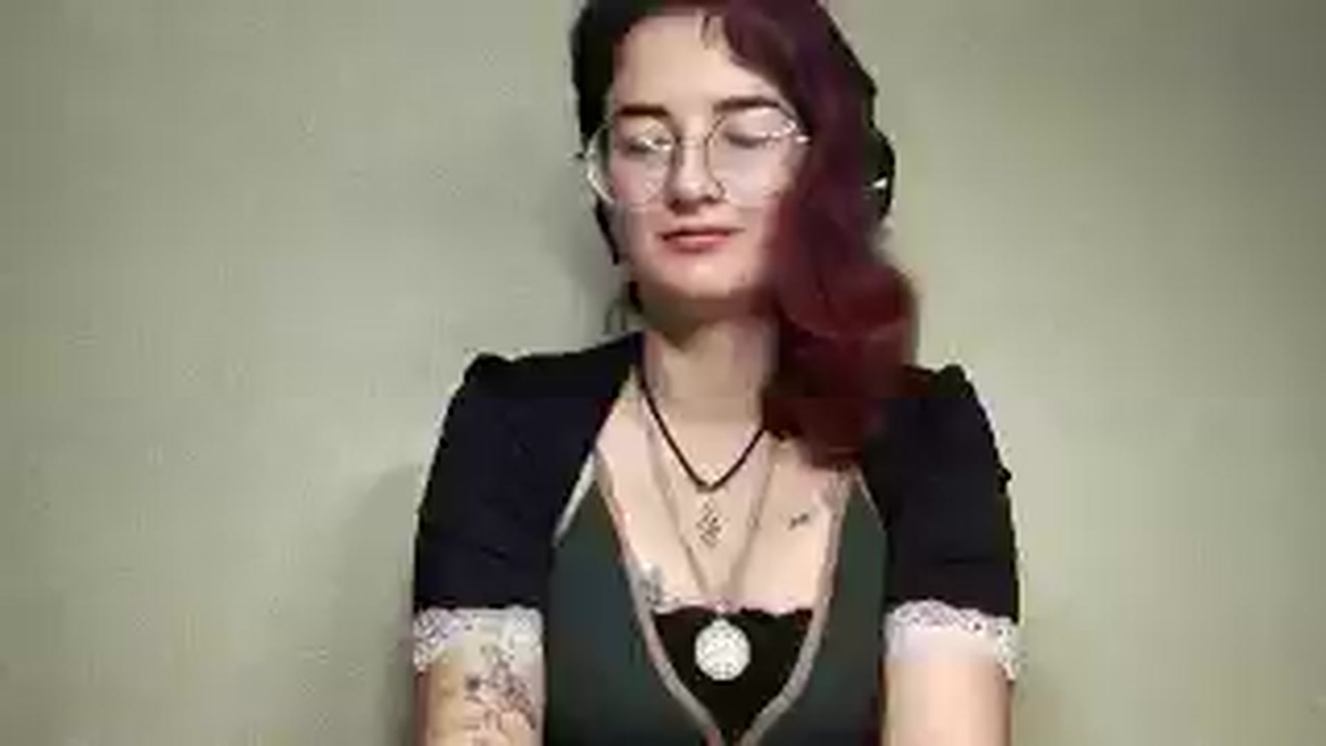 Gallery image thumbnail from Ooomg_Kira's myfreecams stream on, 09/09/2025, 10:21 image 18 of 20