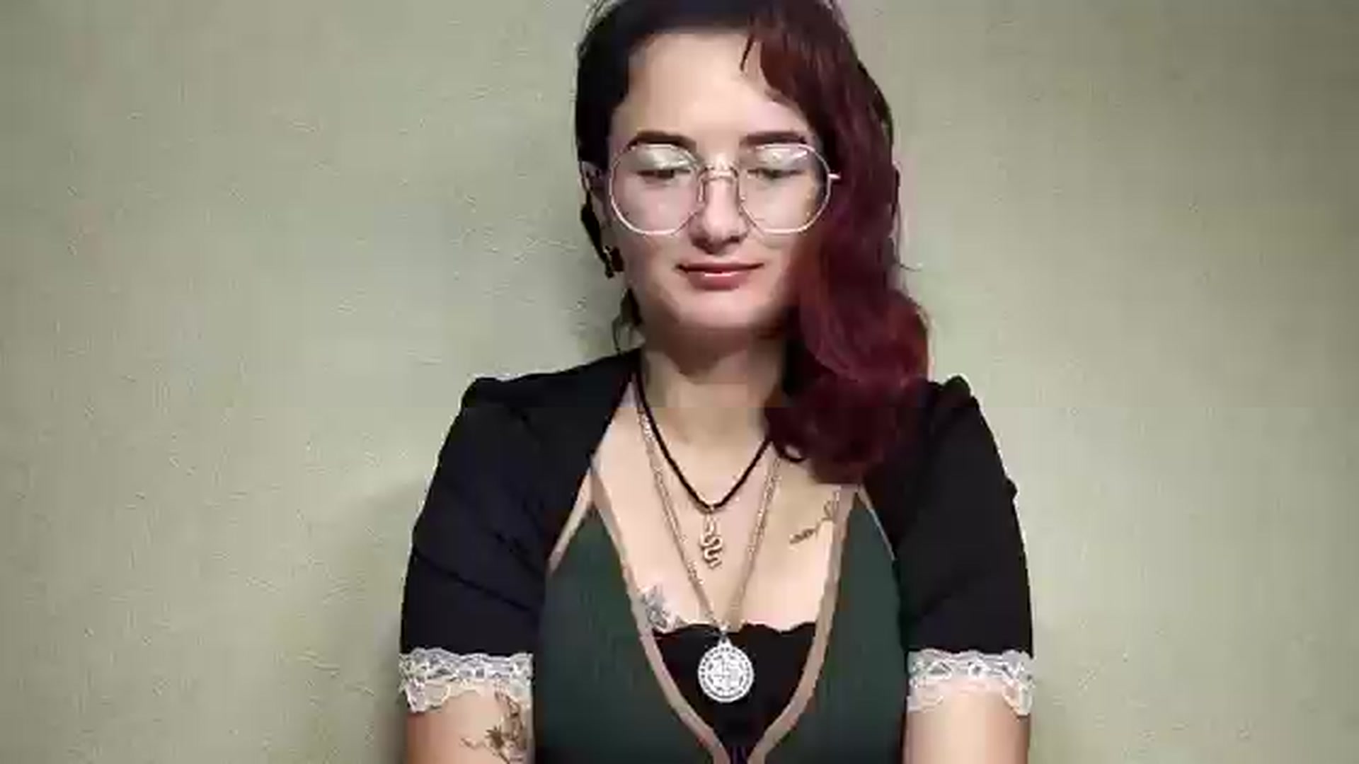 Gallery image thumbnail from Ooomg_Kira's myfreecams stream on, 09/09/2025, 10:21 image 3 of 20