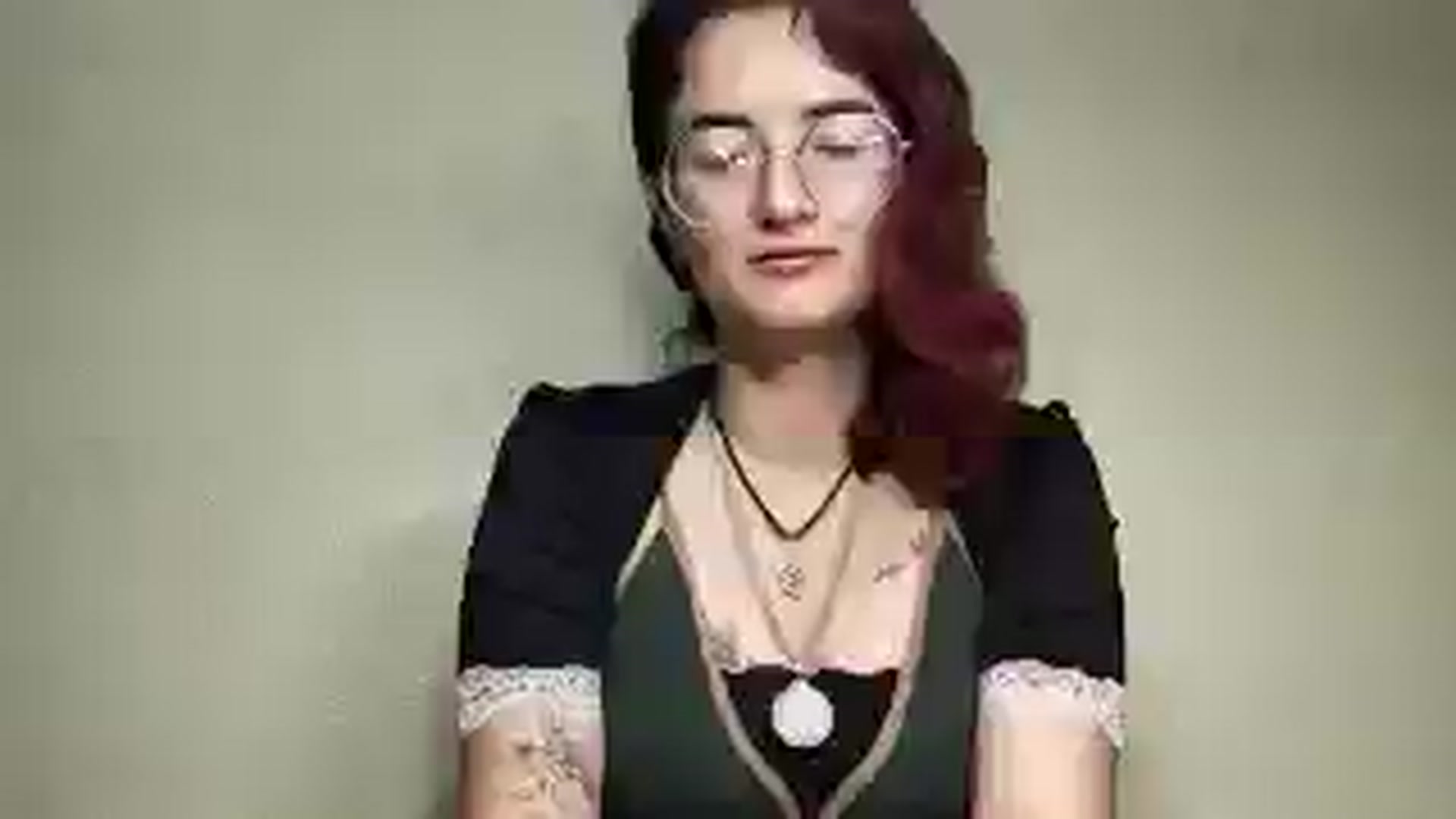 Gallery image thumbnail from Ooomg_Kira's myfreecams stream on, 09/09/2025, 10:21 image 17 of 20