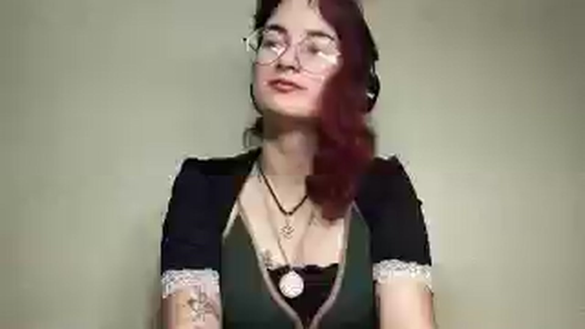 Gallery image thumbnail from Ooomg_Kira's myfreecams stream on, 09/09/2025, 10:21 image 19 of 20