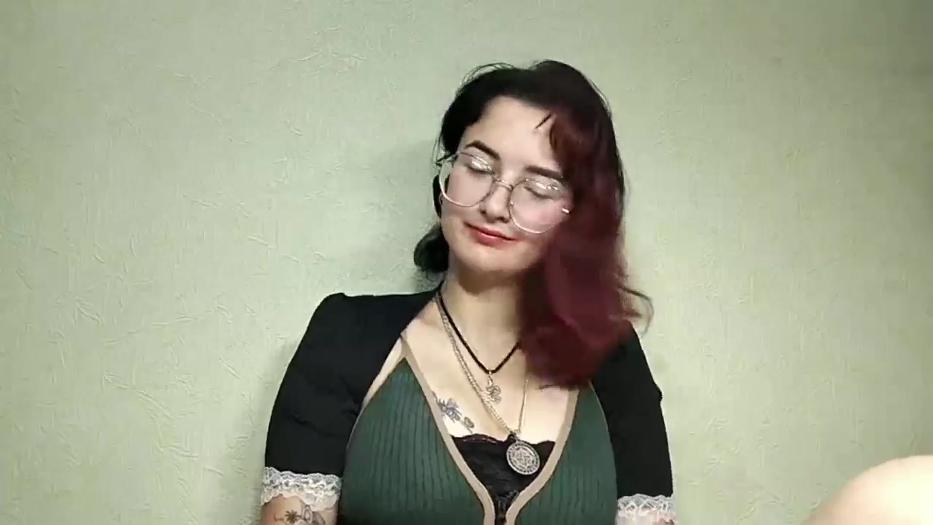 Gallery image thumbnail from Ooomg_Kira's myfreecams stream on, 09/09/2025, 12:27 image 17 of 20