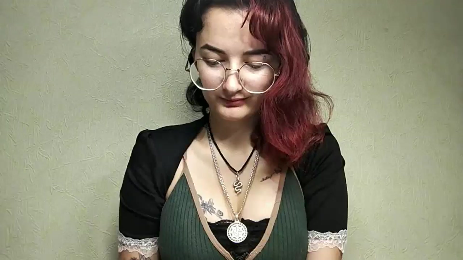 Gallery image thumbnail from Ooomg_Kira's myfreecams stream on, 09/09/2025, 12:27 image 15 of 20