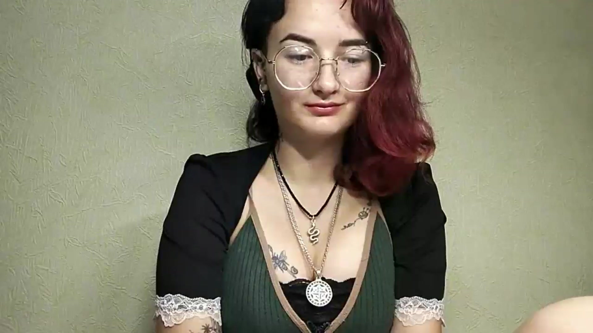 Gallery image thumbnail from Ooomg_Kira's myfreecams stream on, 09/09/2025, 12:27 image 8 of 20