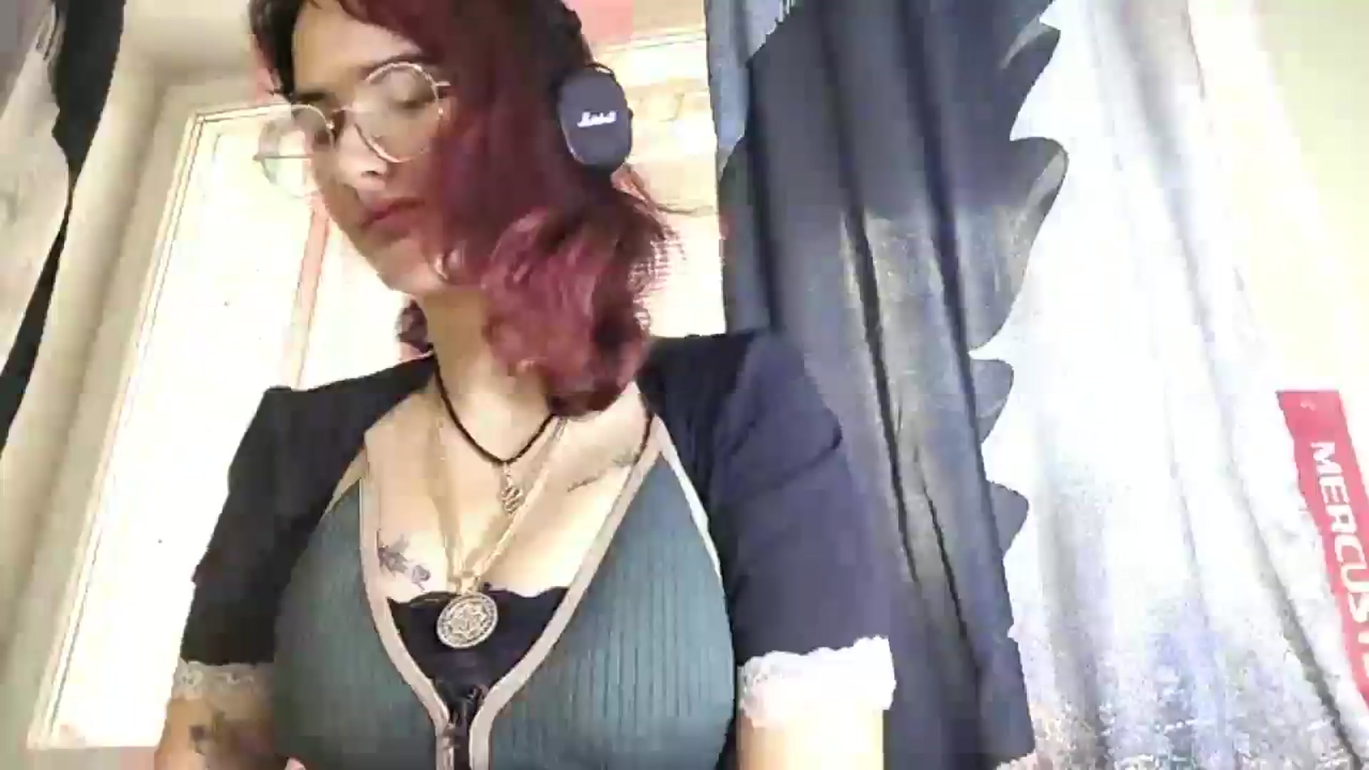 Gallery image thumbnail from Ooomg_Kira's myfreecams stream on, 09/09/2025, 12:27 image 19 of 20