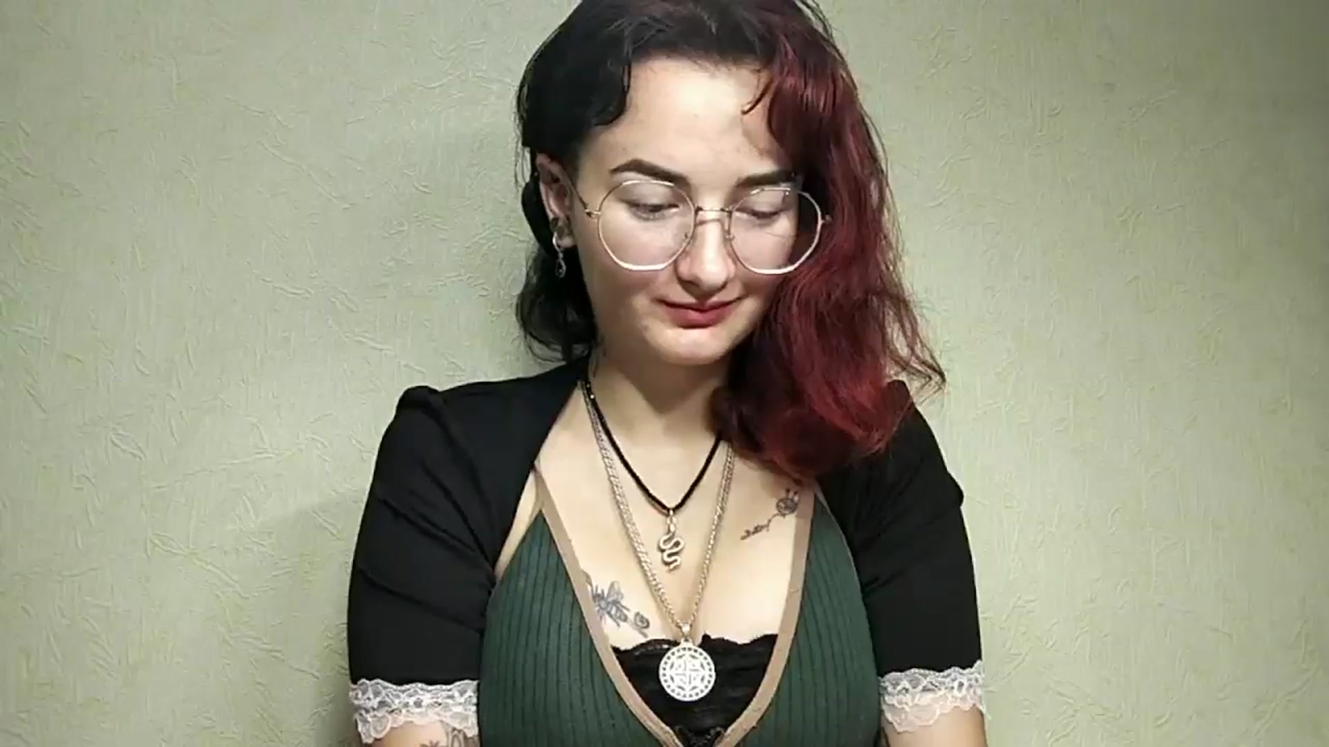 Gallery image thumbnail from Ooomg_Kira's myfreecams stream on, 09/09/2025, 12:27 image 13 of 20