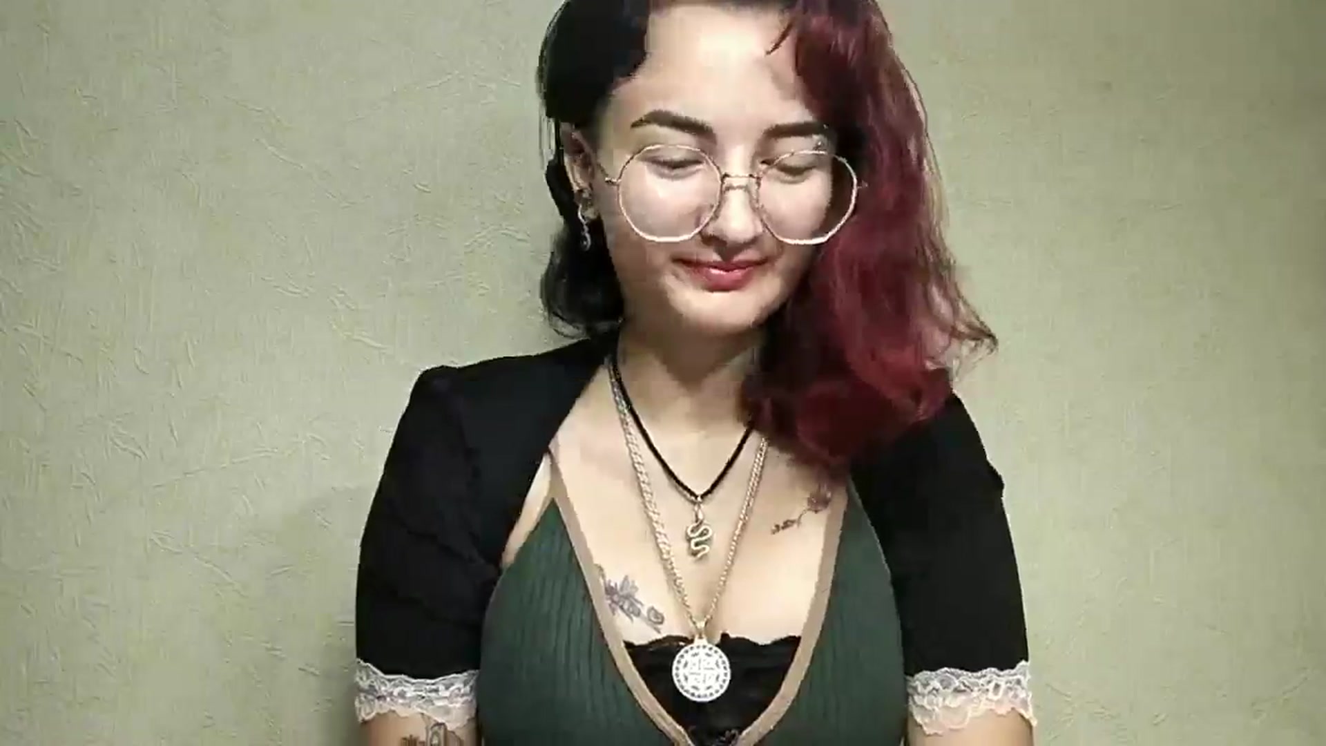 Gallery image thumbnail from Ooomg_Kira's myfreecams stream on, 09/09/2025, 12:27 image 12 of 20