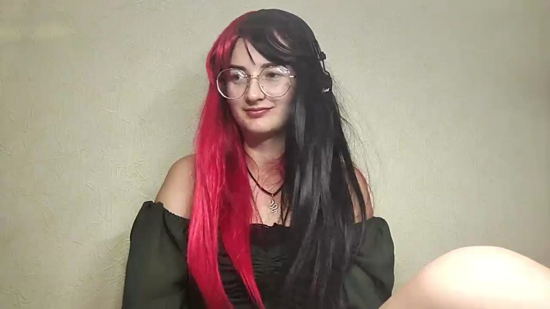 Gallery image thumbnail from Ooomg_Kira's myfreecams stream on, 09/10/2025, 15:51 image 18 of 20