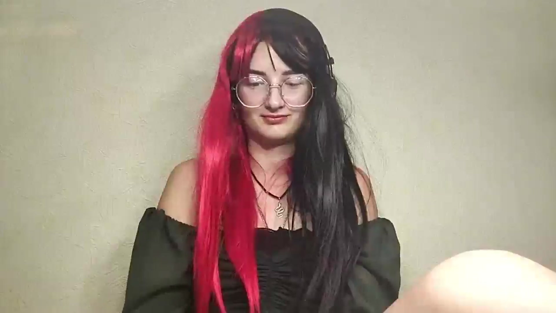 Gallery image thumbnail from Ooomg_Kira's myfreecams stream on, 09/10/2025, 15:51 image 19 of 20