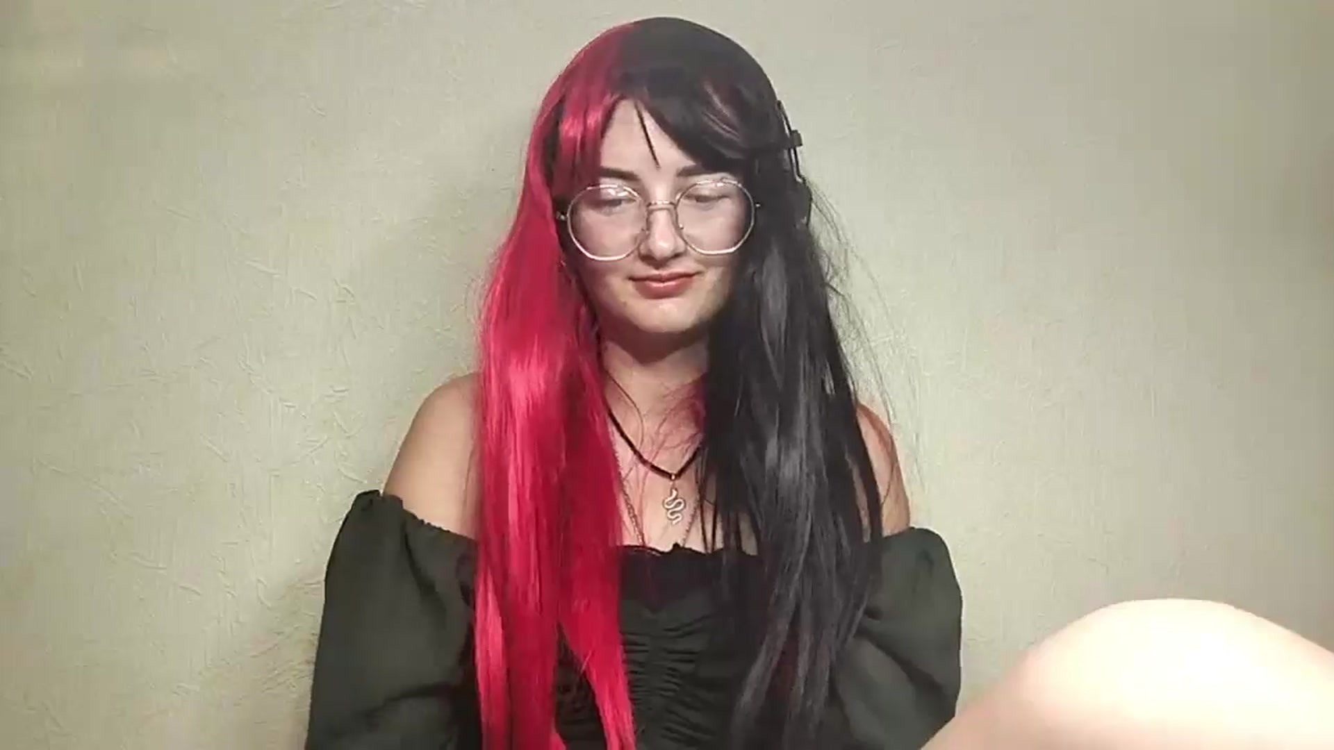 Gallery image thumbnail from Ooomg_Kira's myfreecams stream on, 09/10/2025, 15:51 image 20 of 20