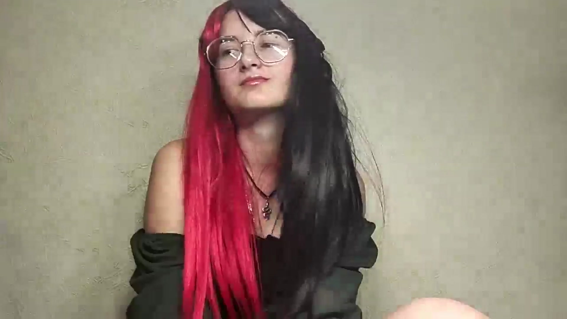 Gallery image thumbnail from Ooomg_Kira's myfreecams stream on, 09/10/2025, 15:51 image 4 of 20
