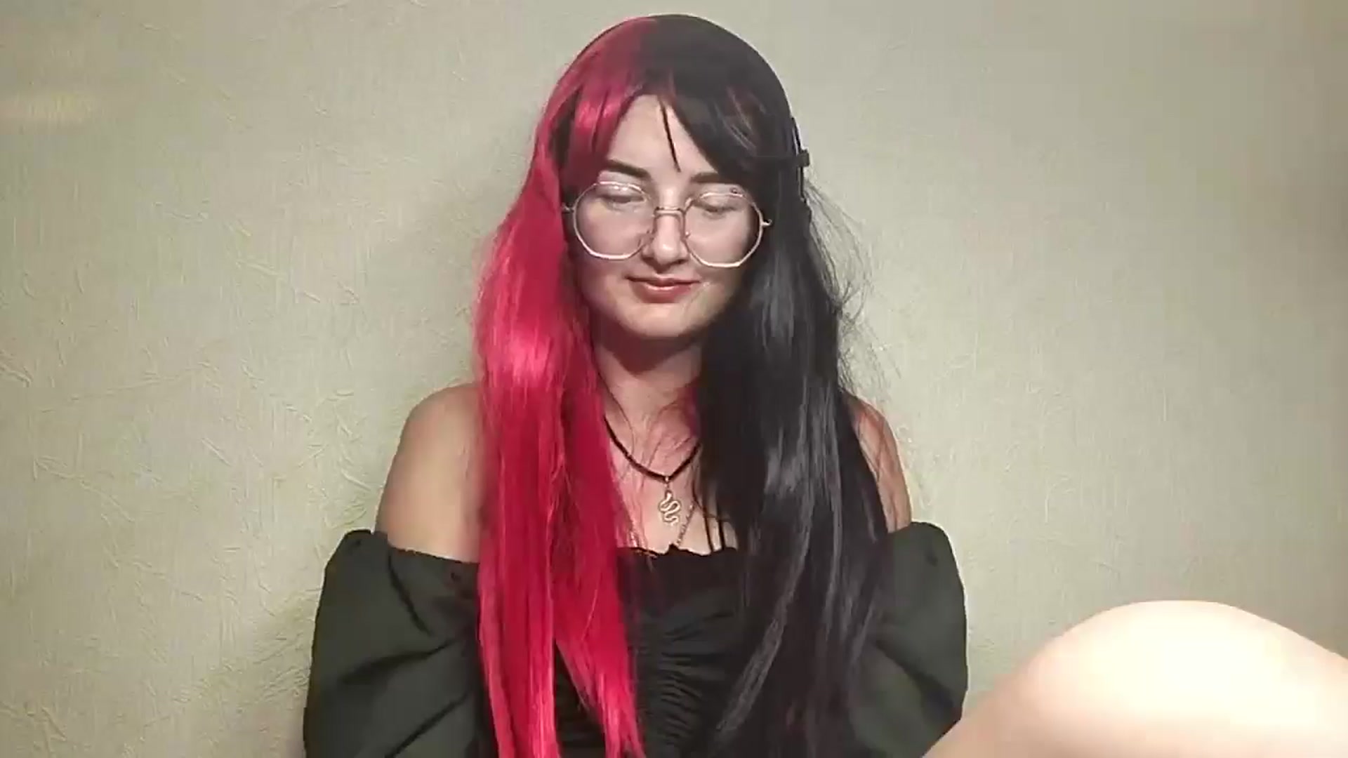 Gallery image thumbnail from Ooomg_Kira's myfreecams stream on, 09/10/2025, 15:51 image 14 of 20