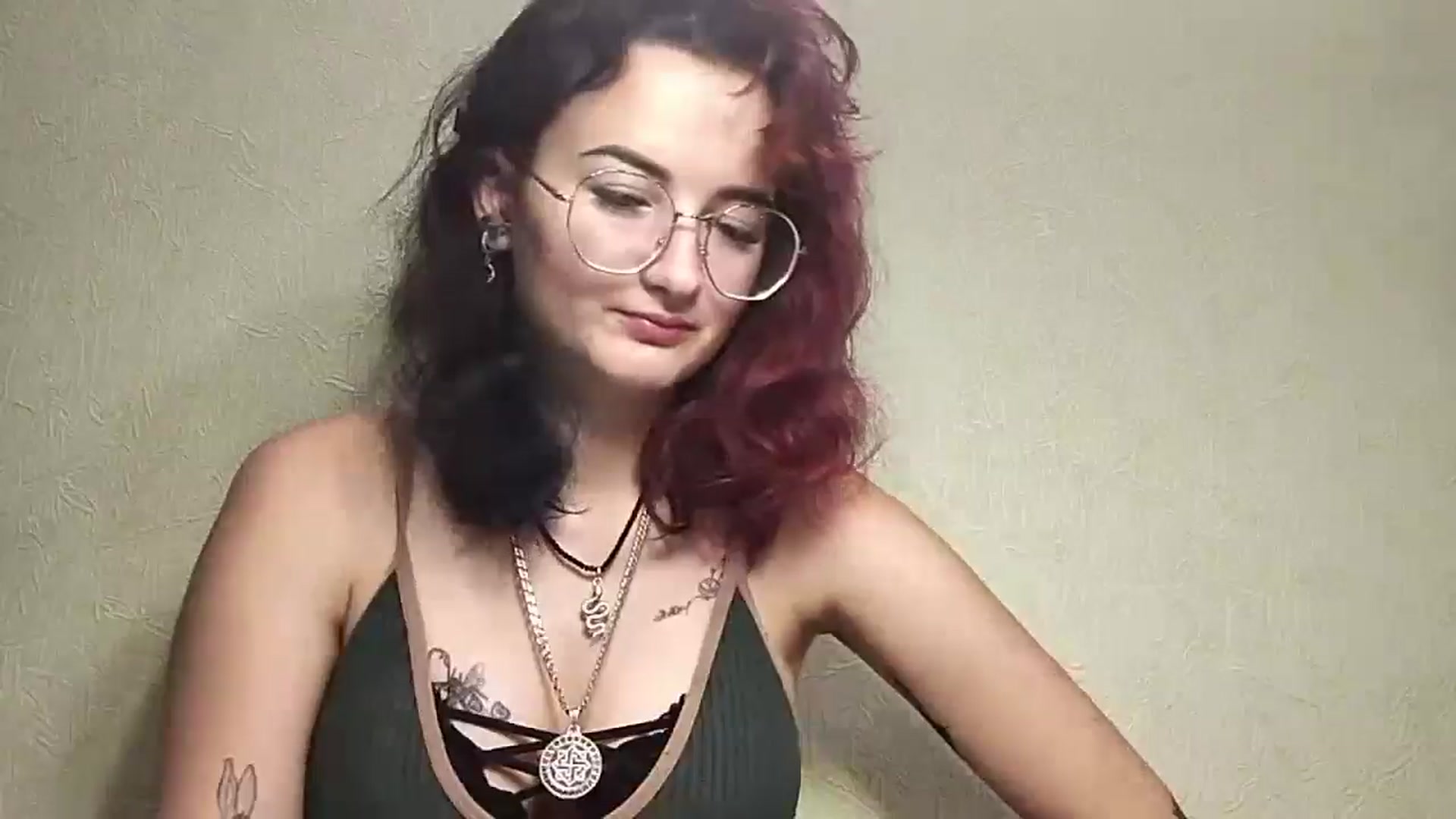 Gallery image thumbnail from Ooomg_Kira's myfreecams stream on, 09/11/2025, 12:08 image 15 of 20