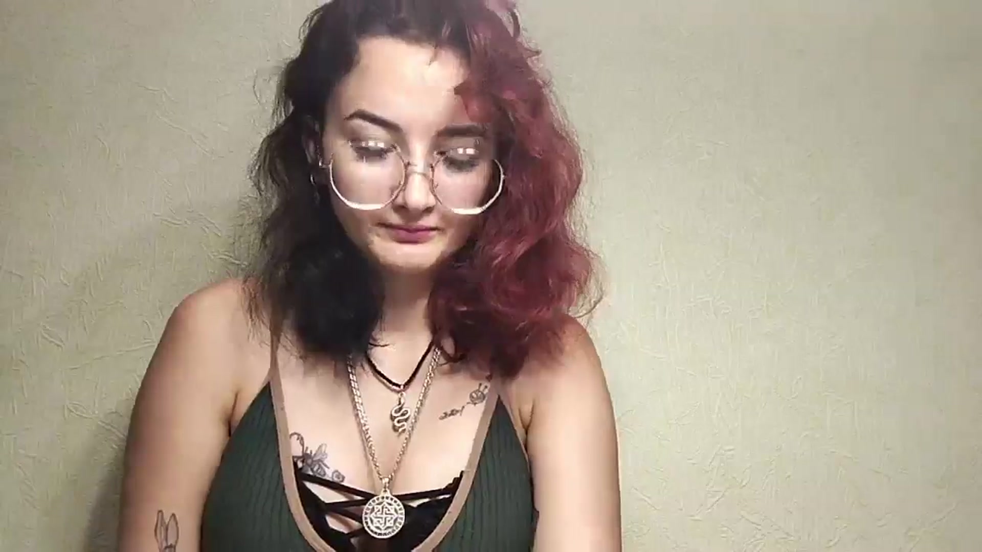 Gallery image thumbnail from Ooomg_Kira's myfreecams stream on, 09/11/2025, 12:08 image 14 of 20