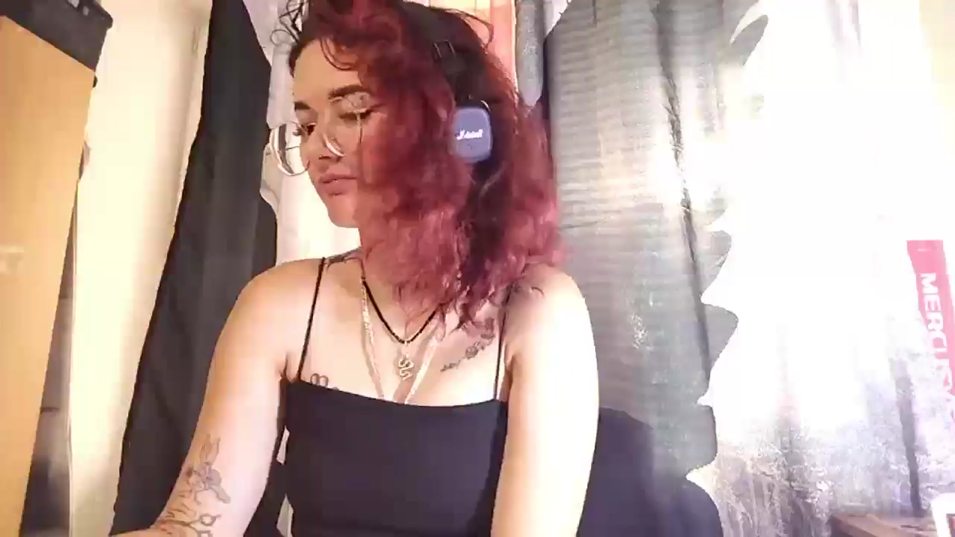 Gallery image thumbnail from Ooomg_Kira's myfreecams stream on, 09/13/2025, 14:02 image 18 of 20