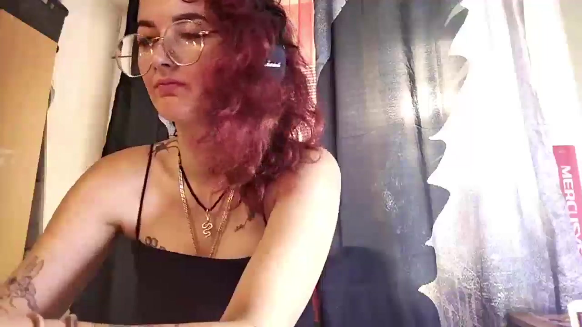 Gallery image thumbnail from Ooomg_Kira's myfreecams stream on, 09/13/2025, 14:02 image 17 of 20