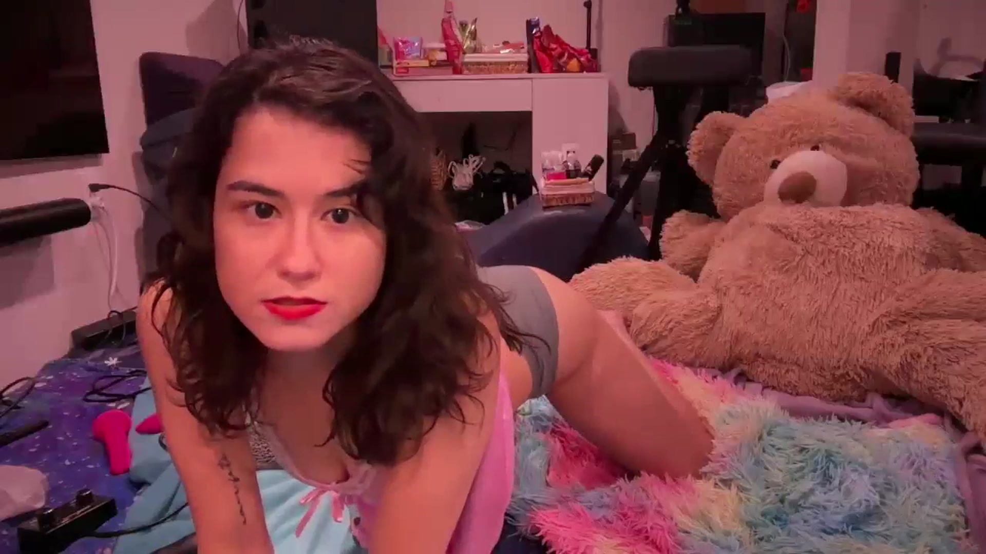 Gallery image thumbnail from OpheliaFae's myfreecams stream on, 01/23/2025, 20:19 image 19 of 20