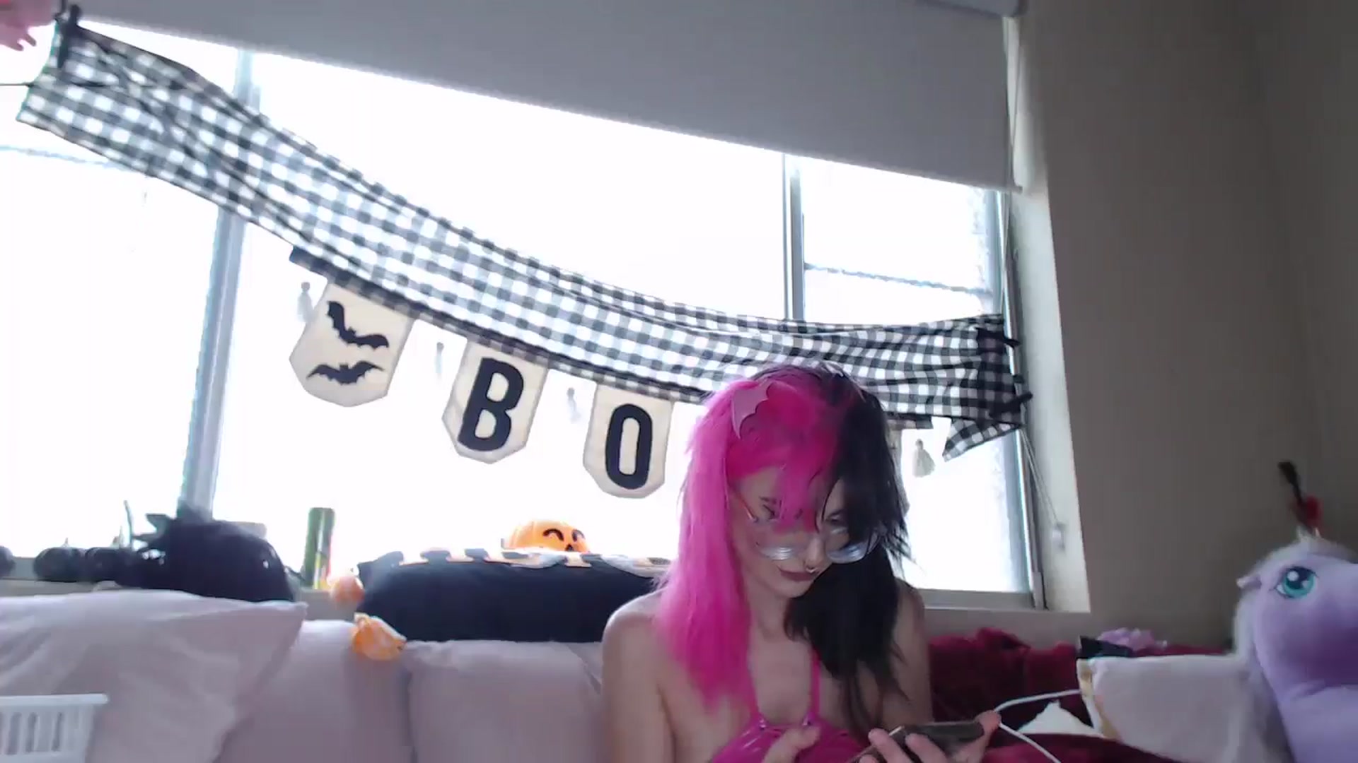 Gallery image thumbnail from OpheliaVile's myfreecams stream on, 11/01/2025, 05:26 image 9 of 20