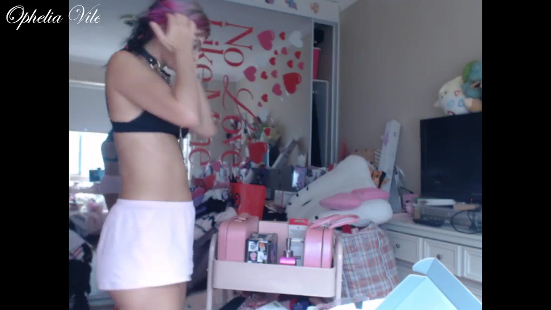 Gallery image thumbnail from OpheliaVile's myfreecams stream on, 01/15/2026, 23:11 image 14 of 20