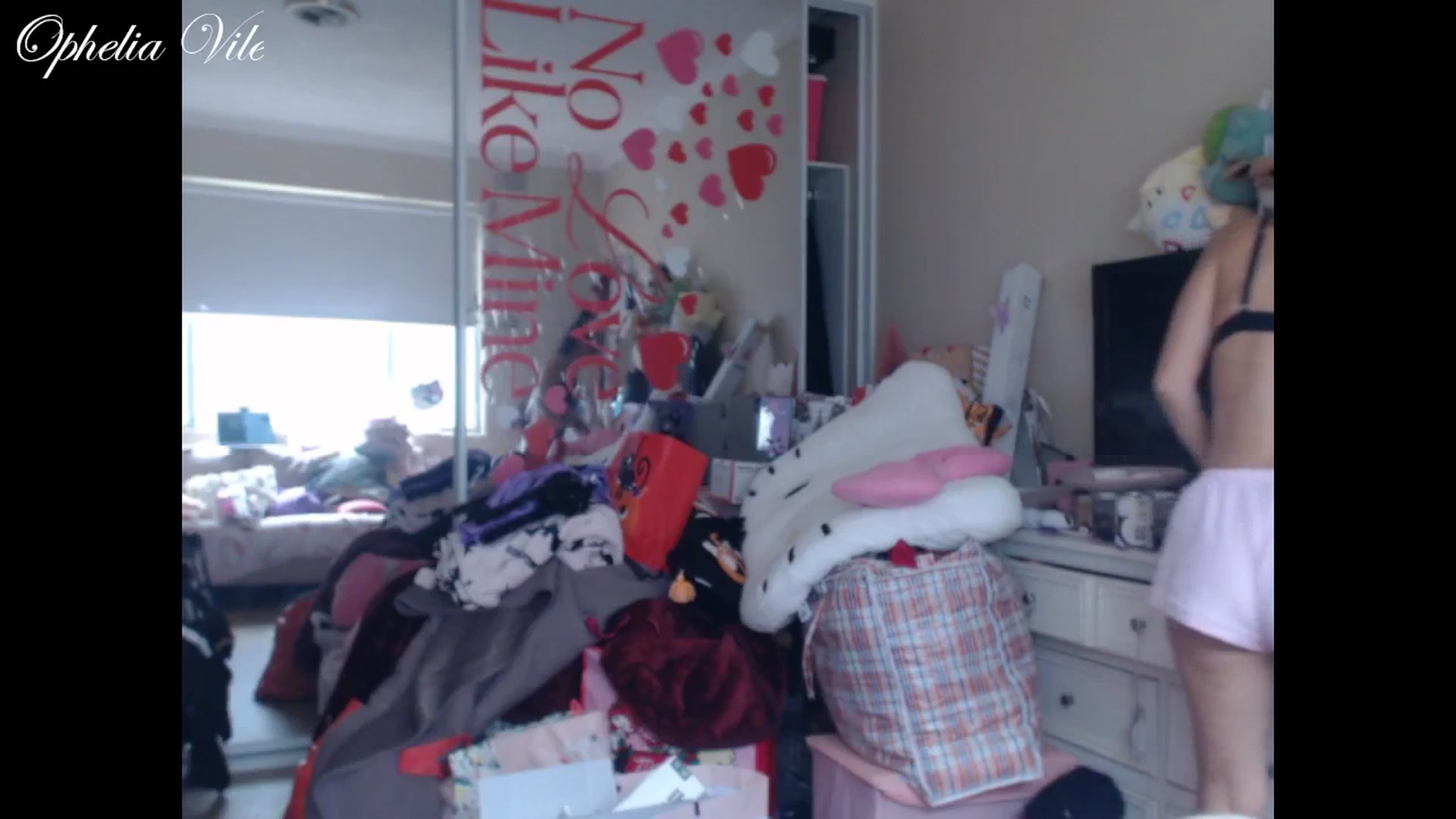 Gallery image thumbnail from OpheliaVile's myfreecams stream on, 01/15/2026, 23:11 image 7 of 20