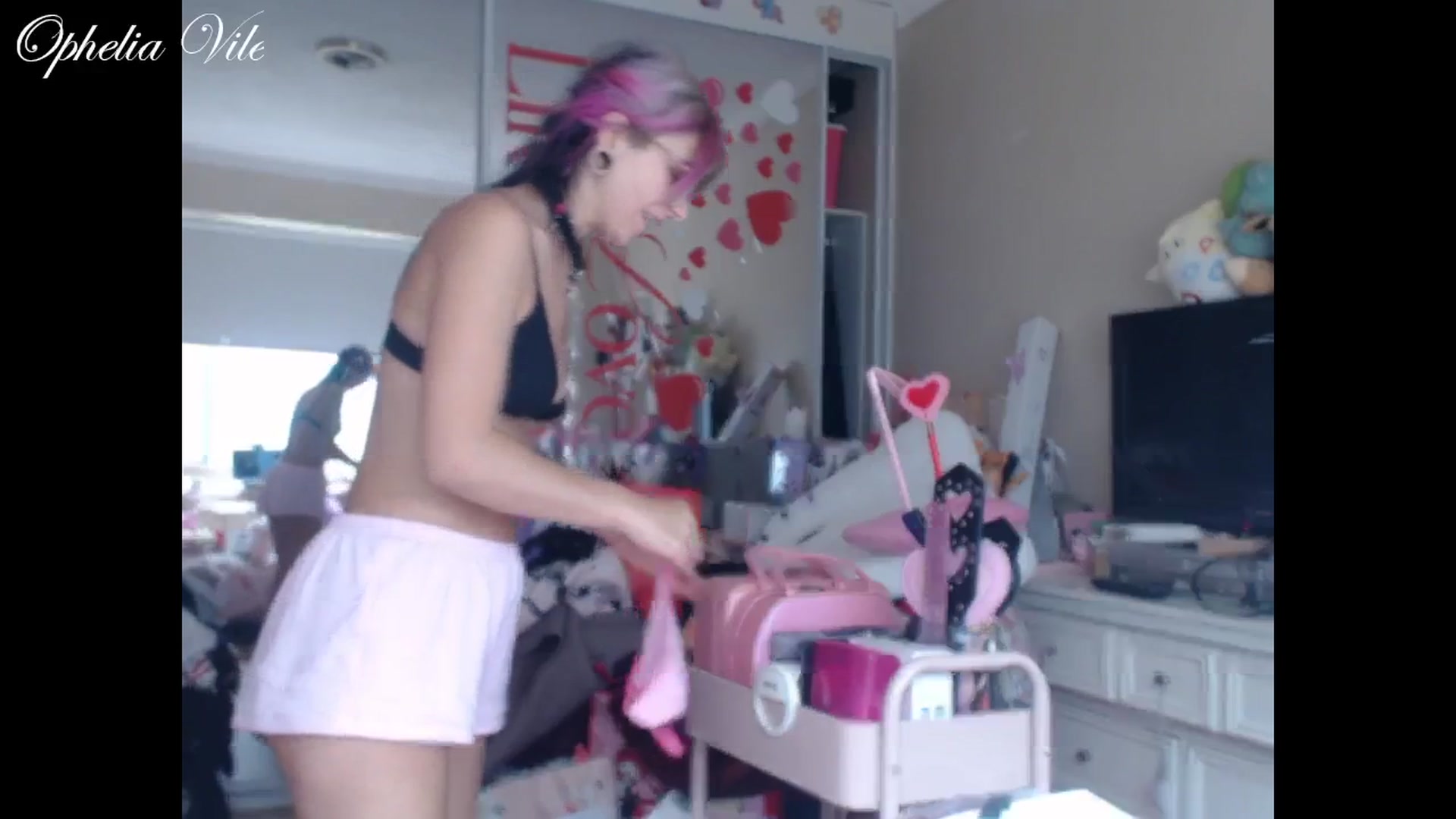 Gallery image thumbnail from OpheliaVile's myfreecams stream on, 01/15/2026, 23:11 image 16 of 20