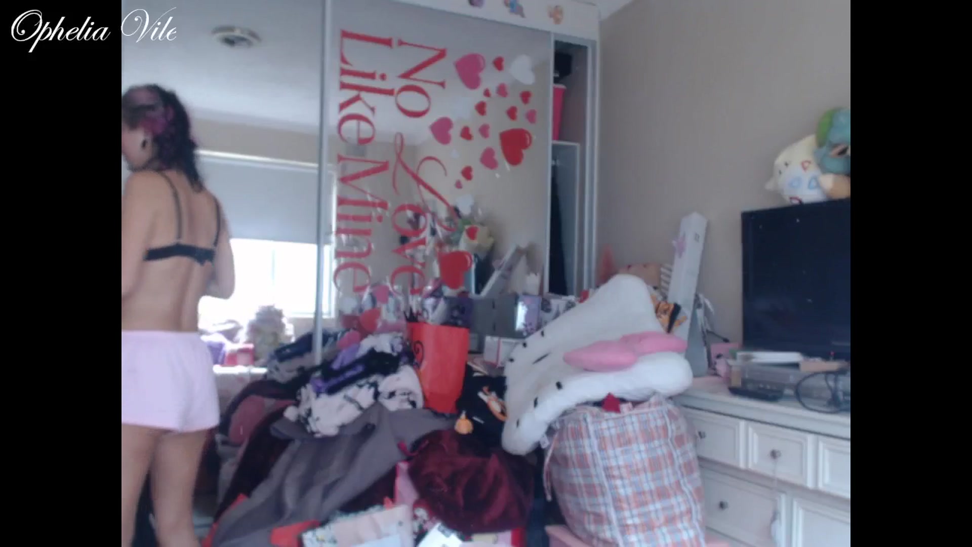 Gallery image thumbnail from OpheliaVile's myfreecams stream on, 01/15/2026, 23:11 image 13 of 20