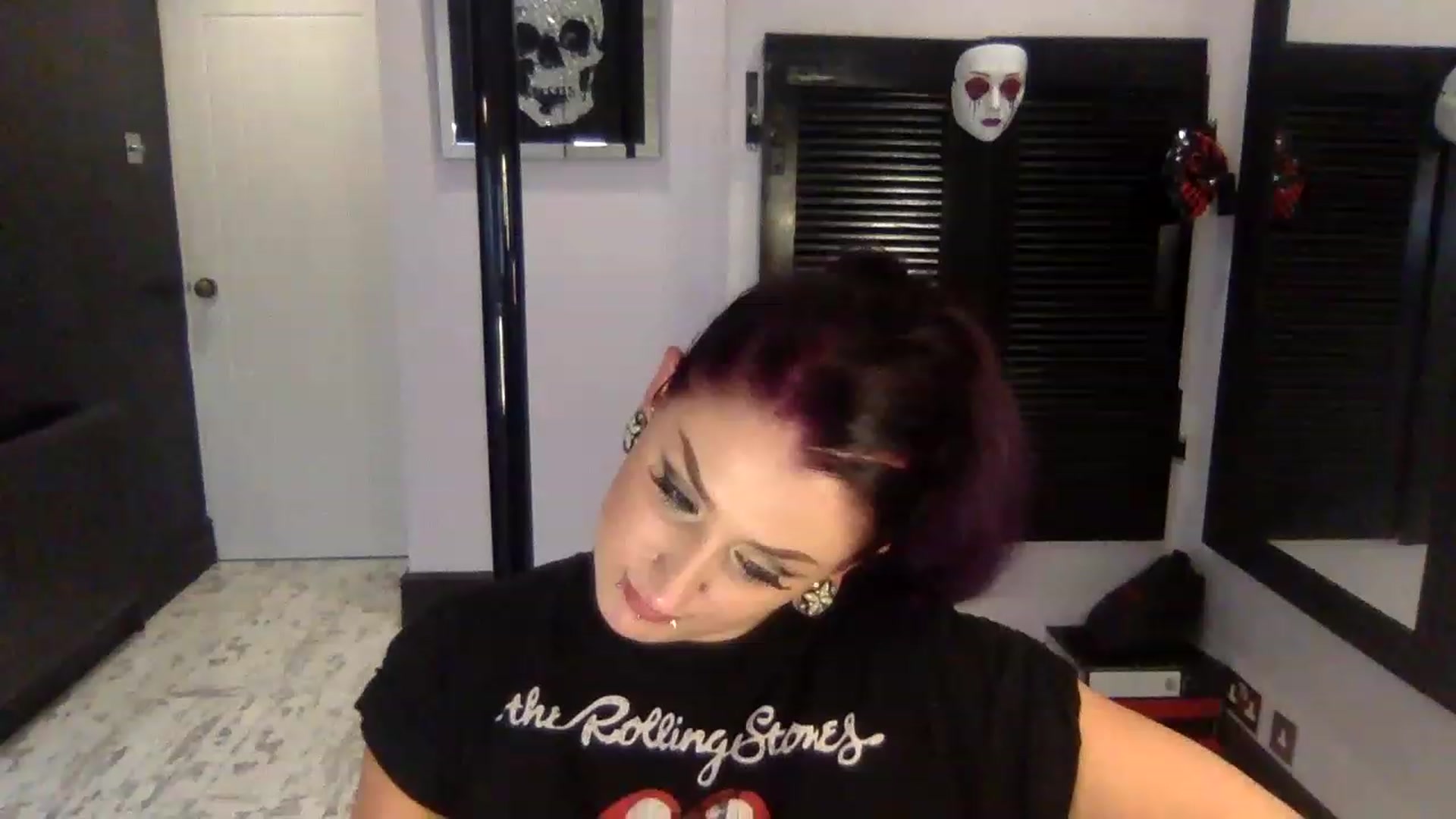 Gallery image thumbnail from Ophelia_jinx's myfreecams stream on, 11/14/2022, 20:07 image 13 of 20