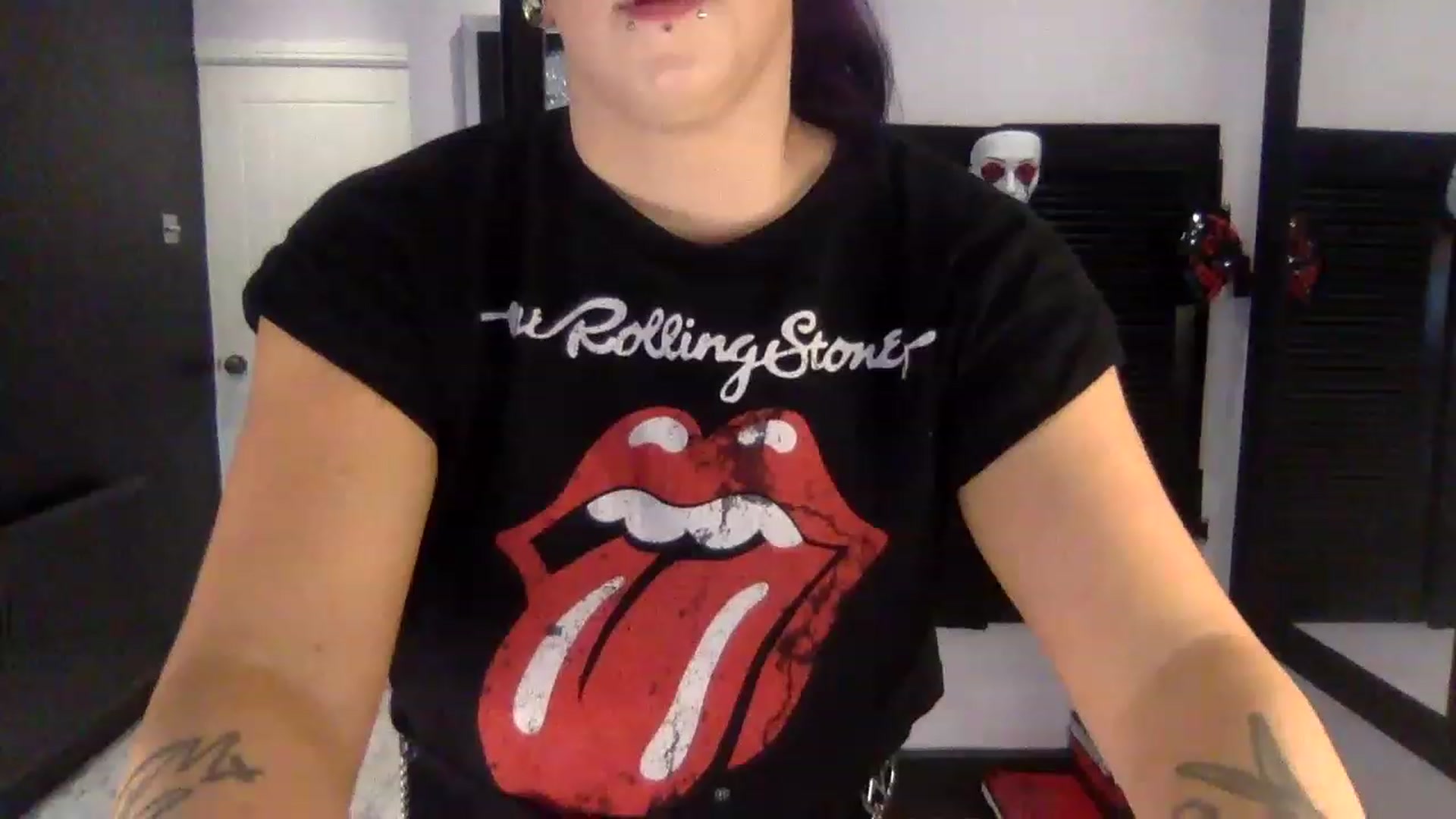 Gallery image thumbnail from Ophelia_jinx's myfreecams stream on, 11/14/2022, 20:07 image 8 of 20