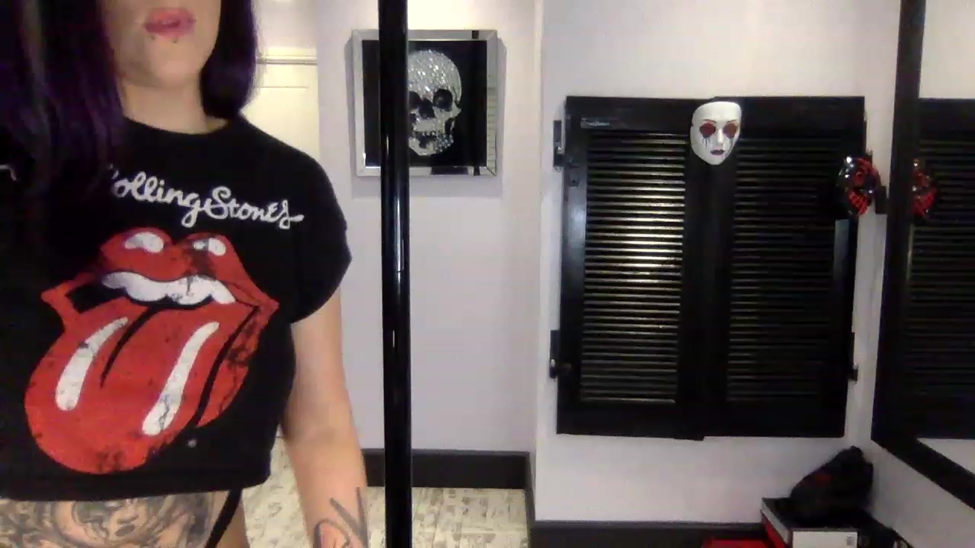 Gallery image thumbnail from Ophelia_jinx's myfreecams stream on, 11/18/2022, 19:49 image 3 of 20