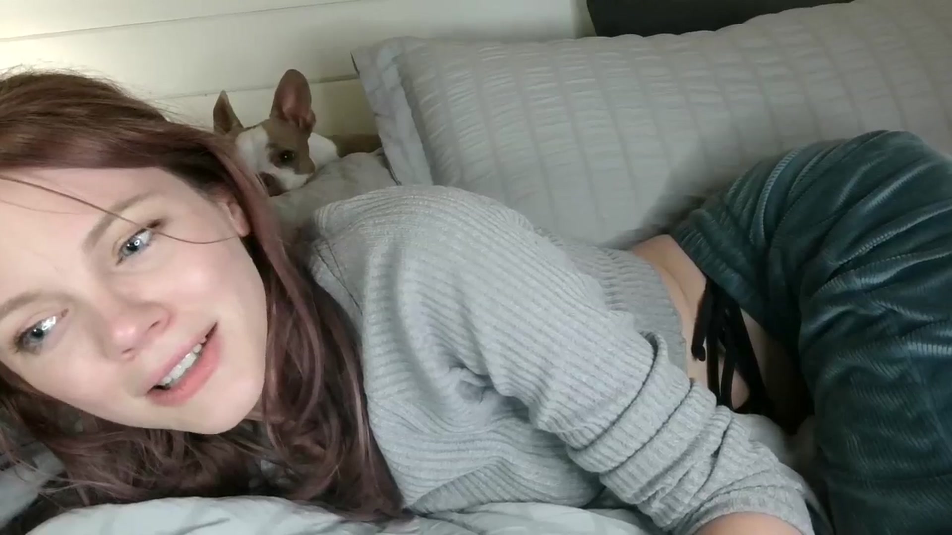 Gallery image thumbnail from OraYoung's myfreecams stream on, 01/06/2024, 04:00 image 10 of 20