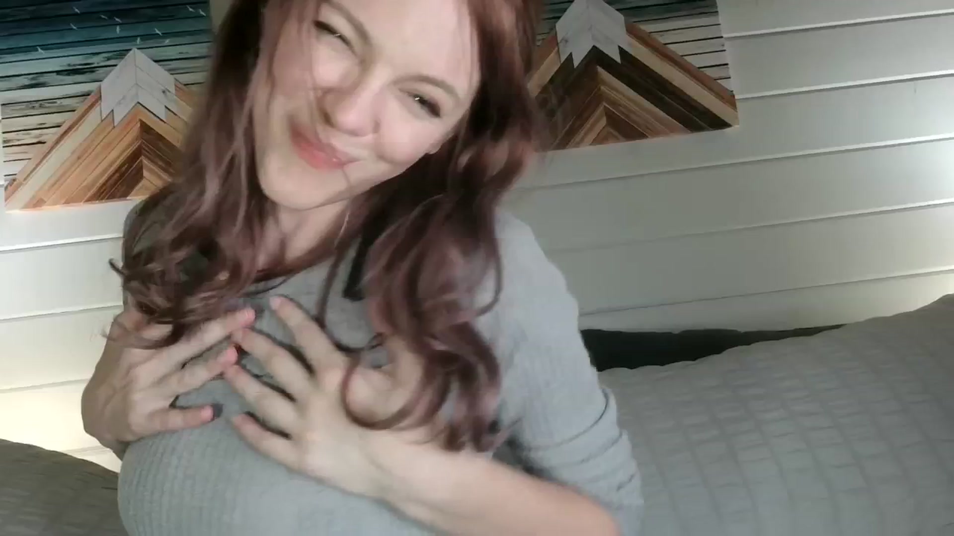 Gallery image thumbnail from OraYoung's myfreecams stream on, 01/06/2024, 04:00 image 16 of 20