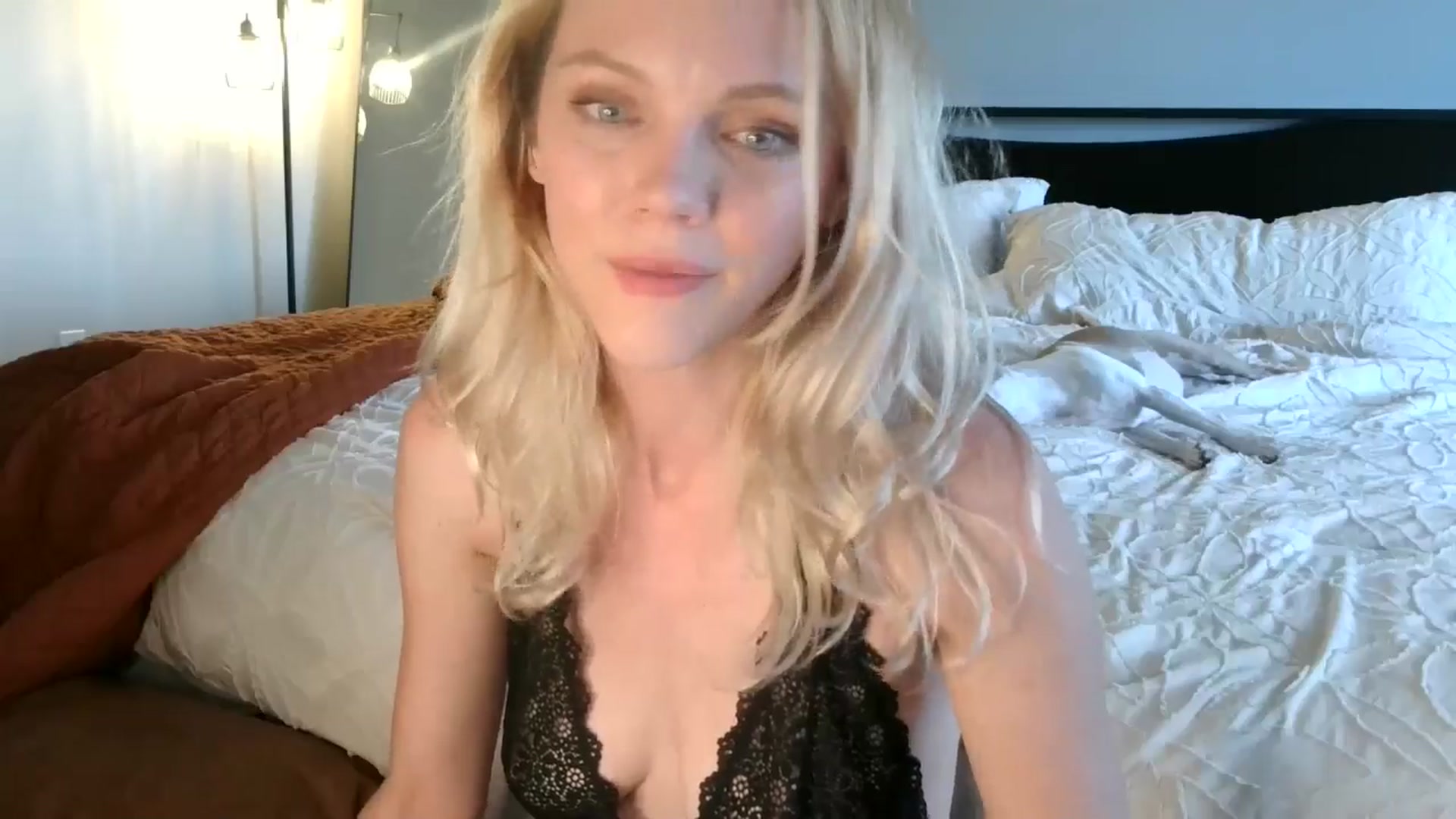 Gallery image thumbnail from OraYoung's myfreecams stream on, 06/19/2024, 24:30 image 7 of 20