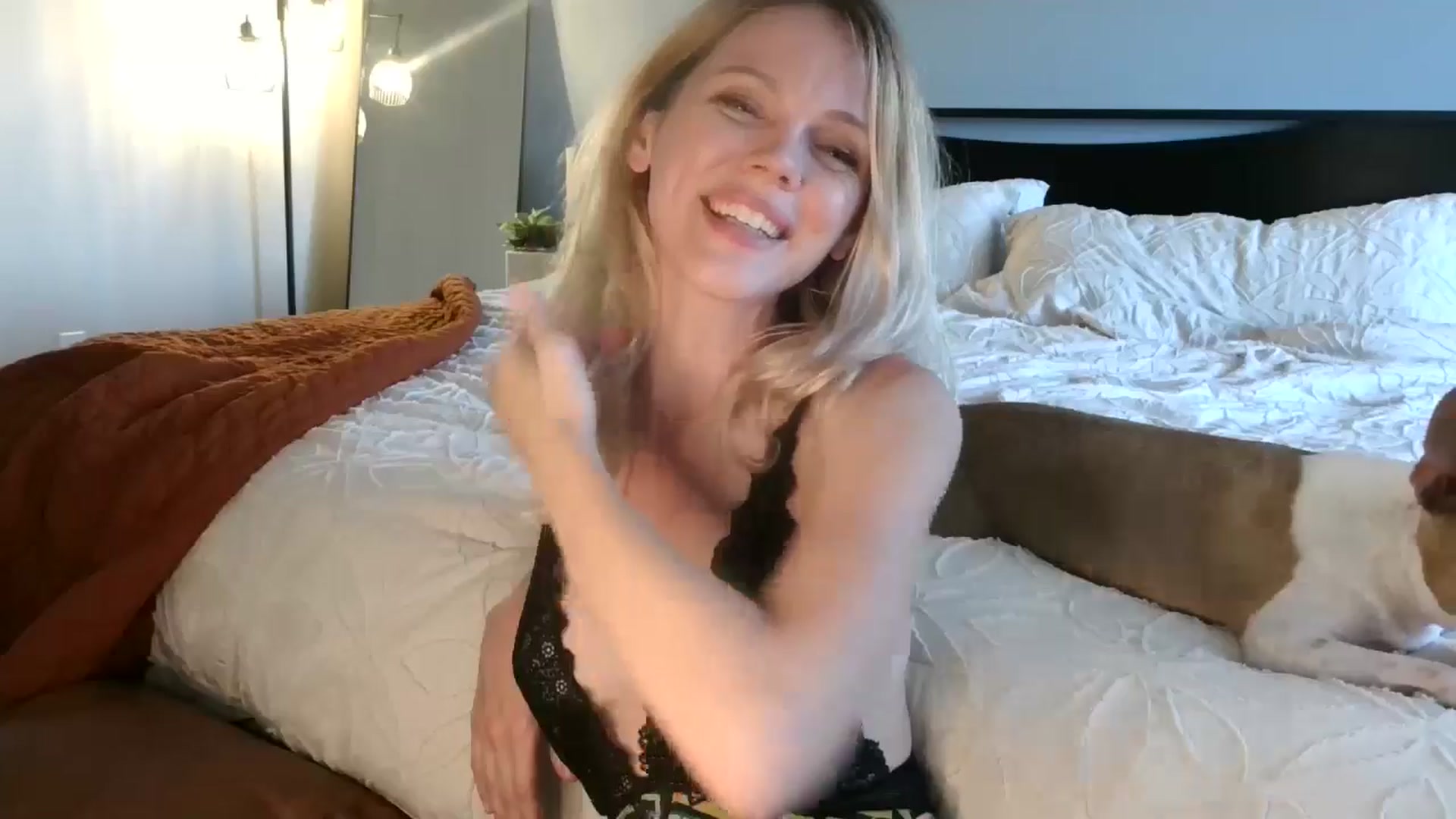 Gallery image thumbnail from OraYoung's myfreecams stream on, 06/19/2024, 24:30 image 19 of 20