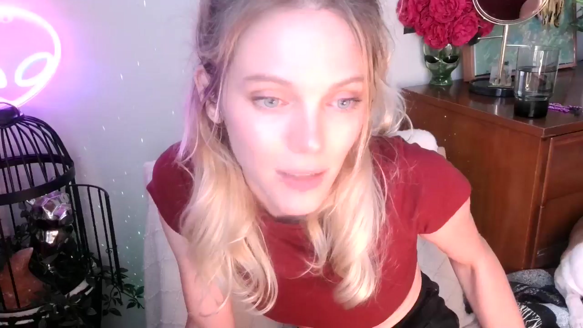 Gallery image thumbnail from OraYoung's myfreecams stream on, 06/26/2024, 24:31 image 17 of 20