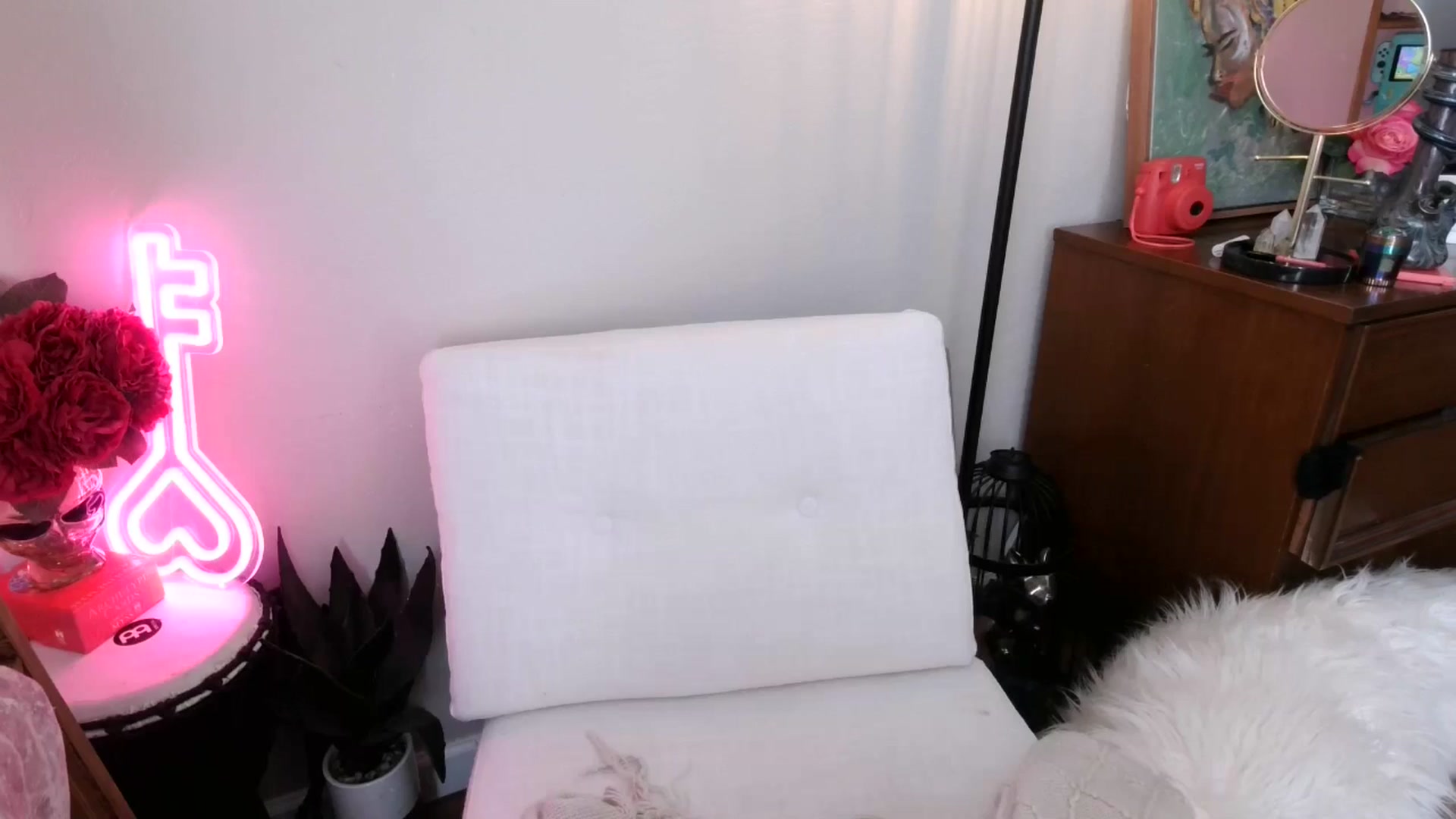 Gallery image thumbnail from OraYoung's myfreecams stream on, 07/03/2024, 17:14 image 8 of 20