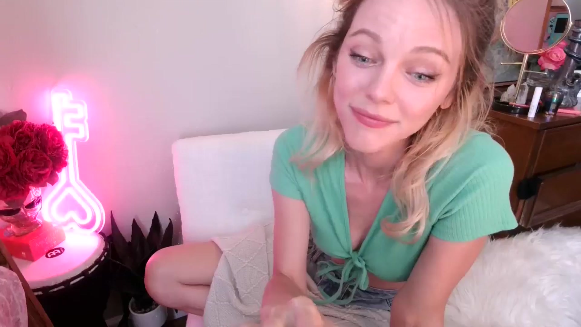 Gallery image thumbnail from OraYoung's myfreecams stream on, 07/03/2024, 17:14 image 19 of 20
