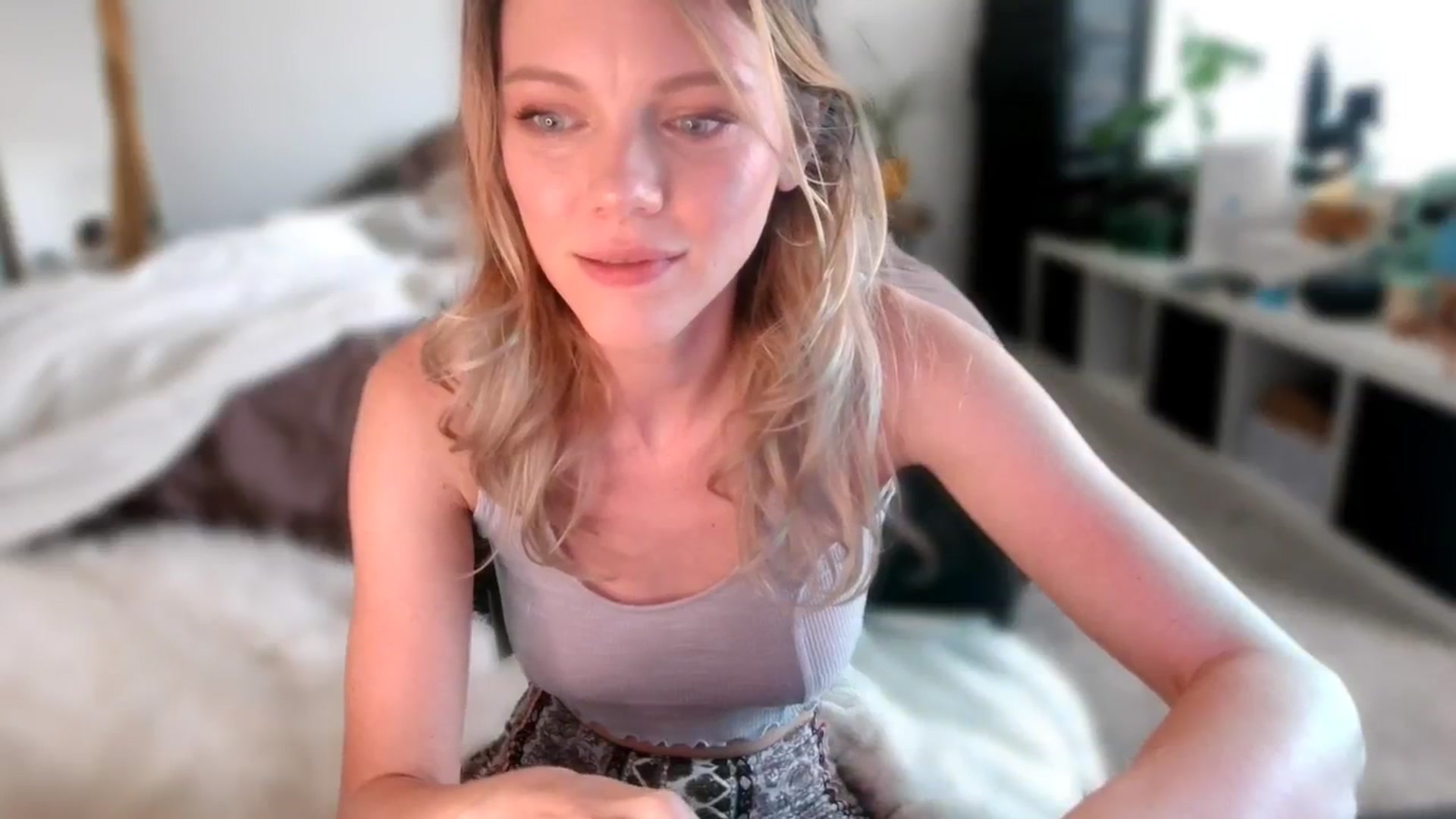 Gallery image thumbnail from OraYoung's myfreecams stream on, 09/15/2024, 20:02 image 8 of 20