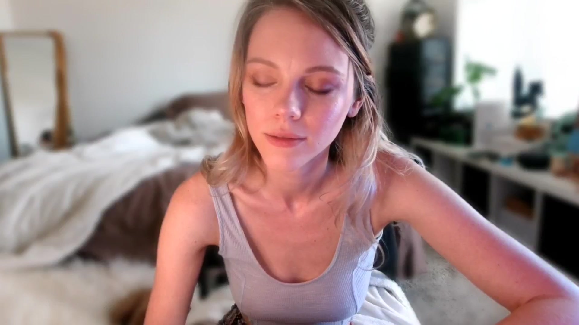 Gallery image thumbnail from OraYoung's myfreecams stream on, 09/15/2024, 20:02 image 10 of 20