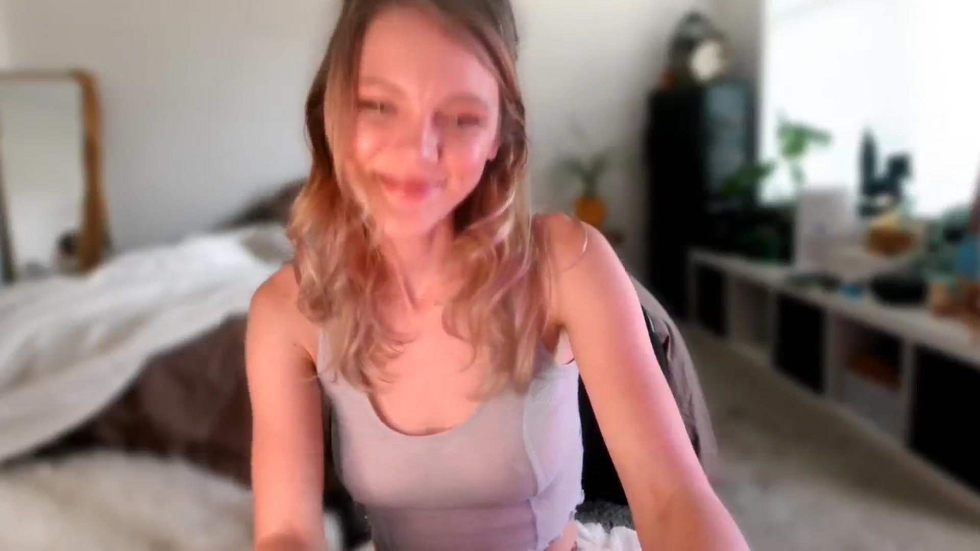 Gallery image thumbnail from OraYoung's myfreecams stream on, 09/15/2024, 20:02 image 2 of 20