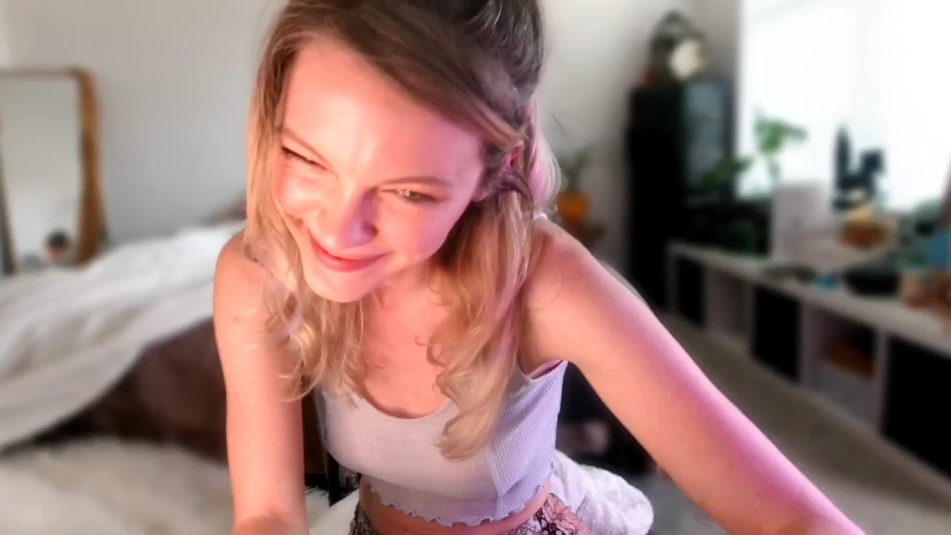 Gallery image thumbnail from OraYoung's myfreecams stream on, 09/15/2024, 20:02 image 1 of 20
