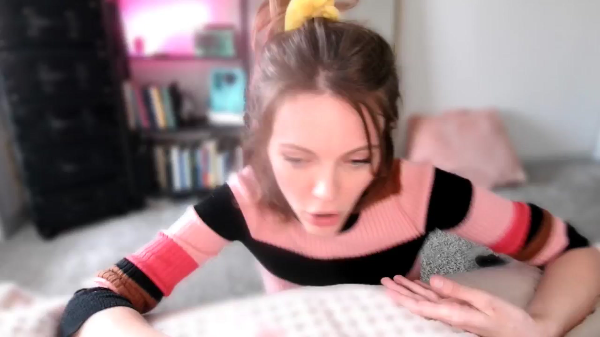 Gallery image thumbnail from OraYoung's myfreecams stream on, 01/03/2025, 21:25 image 11 of 20