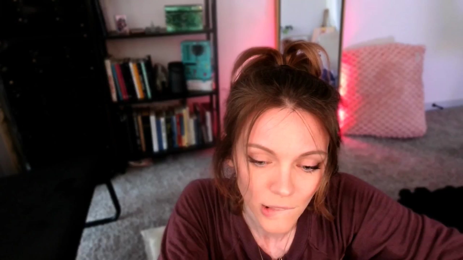 Gallery image thumbnail from OraYoung's myfreecams stream on, 01/05/2025, 24:01 image 1 of 20