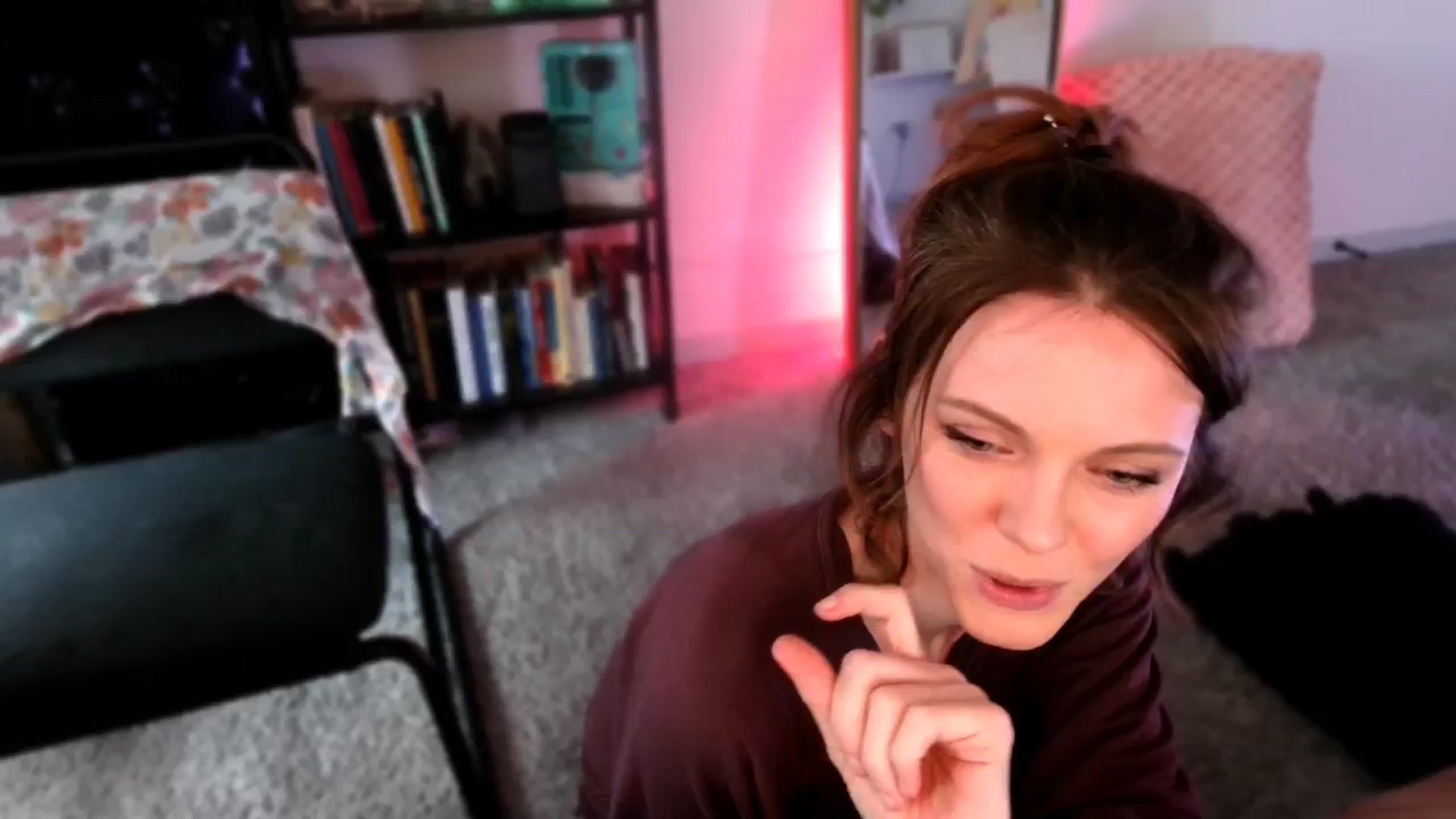 Gallery image thumbnail from OraYoung's myfreecams stream on, 01/05/2025, 24:01 image 17 of 20