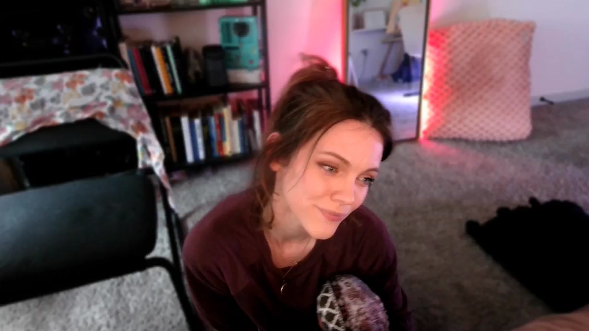 Gallery image thumbnail from OraYoung's myfreecams stream on, 01/05/2025, 24:01 image 16 of 20