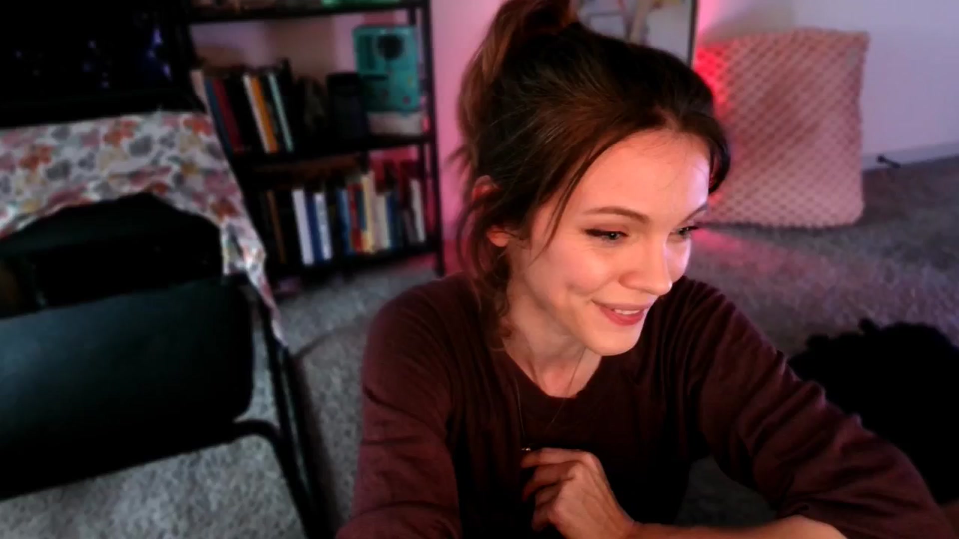 Gallery image thumbnail from OraYoung's myfreecams stream on, 01/05/2025, 24:38 image 3 of 20